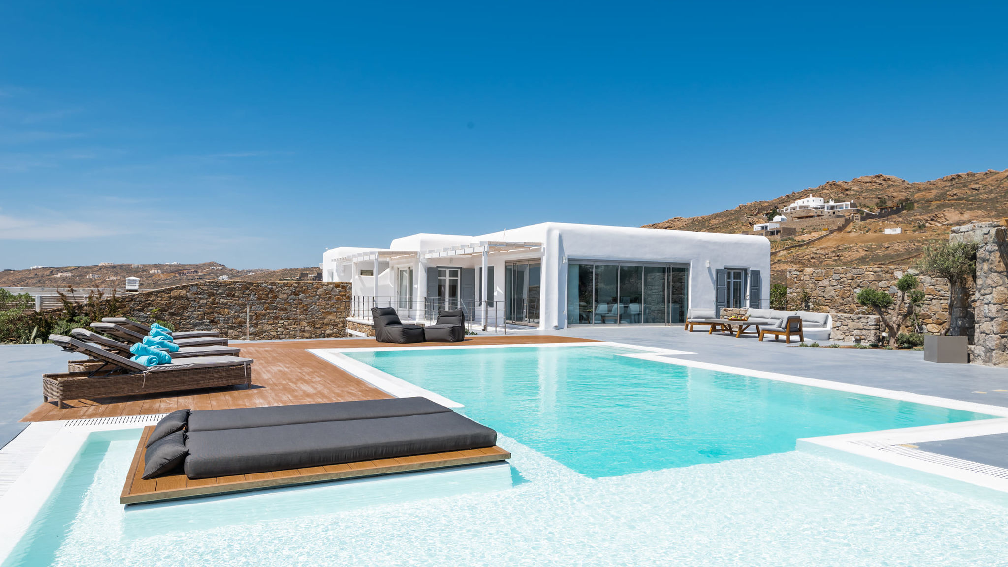 Italianway Mykonos Alexis
