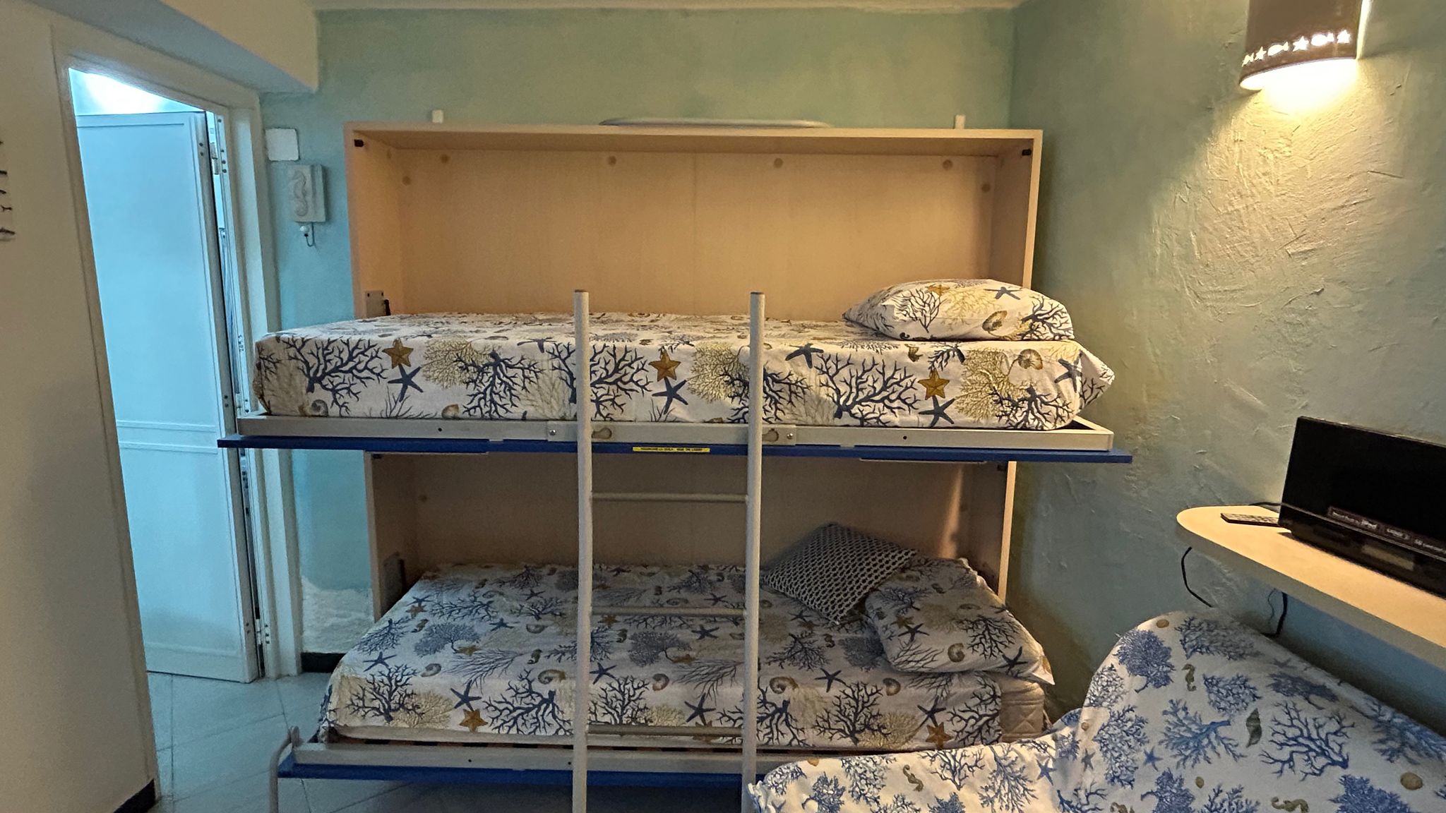 Italianway Monterosso al Mare Pippo Cosy flat Central with A/C near beaches
