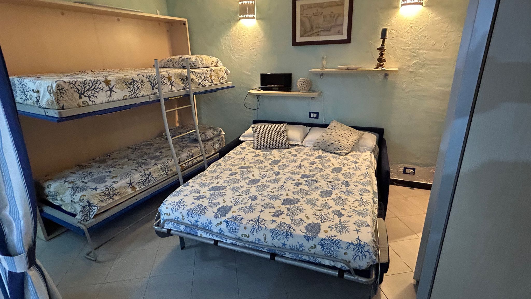 Italianway Monterosso al Mare Pippo Cosy flat Central with A/C near beaches