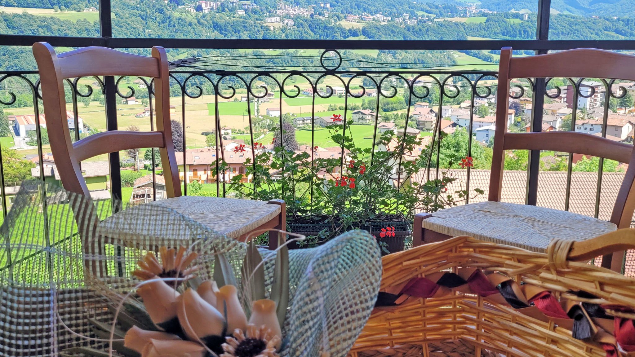 Italianway Pasturo Spacious apartment with panoramic view