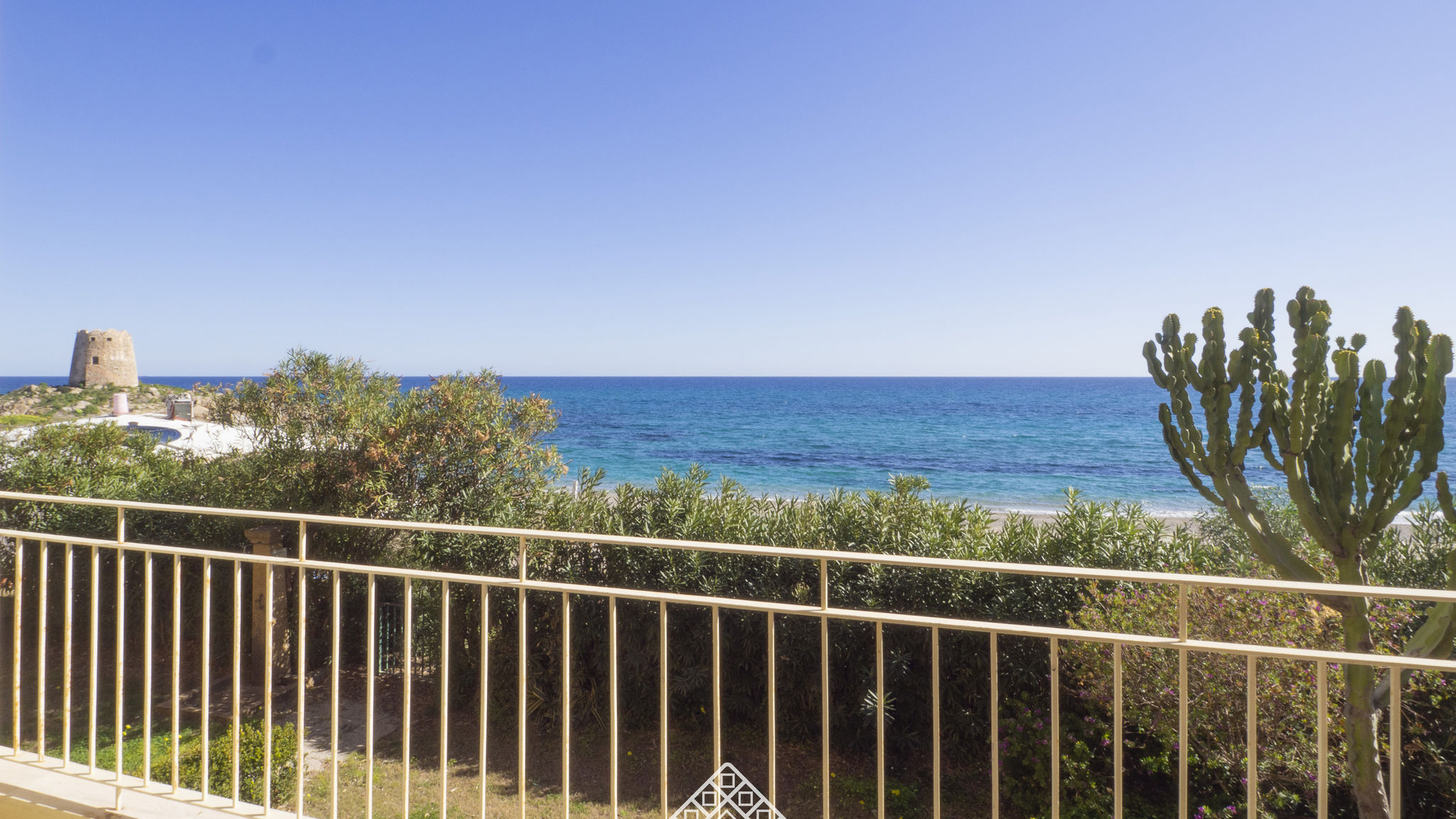 Italianway Bari Sardo Is Feminas 25 - Morada