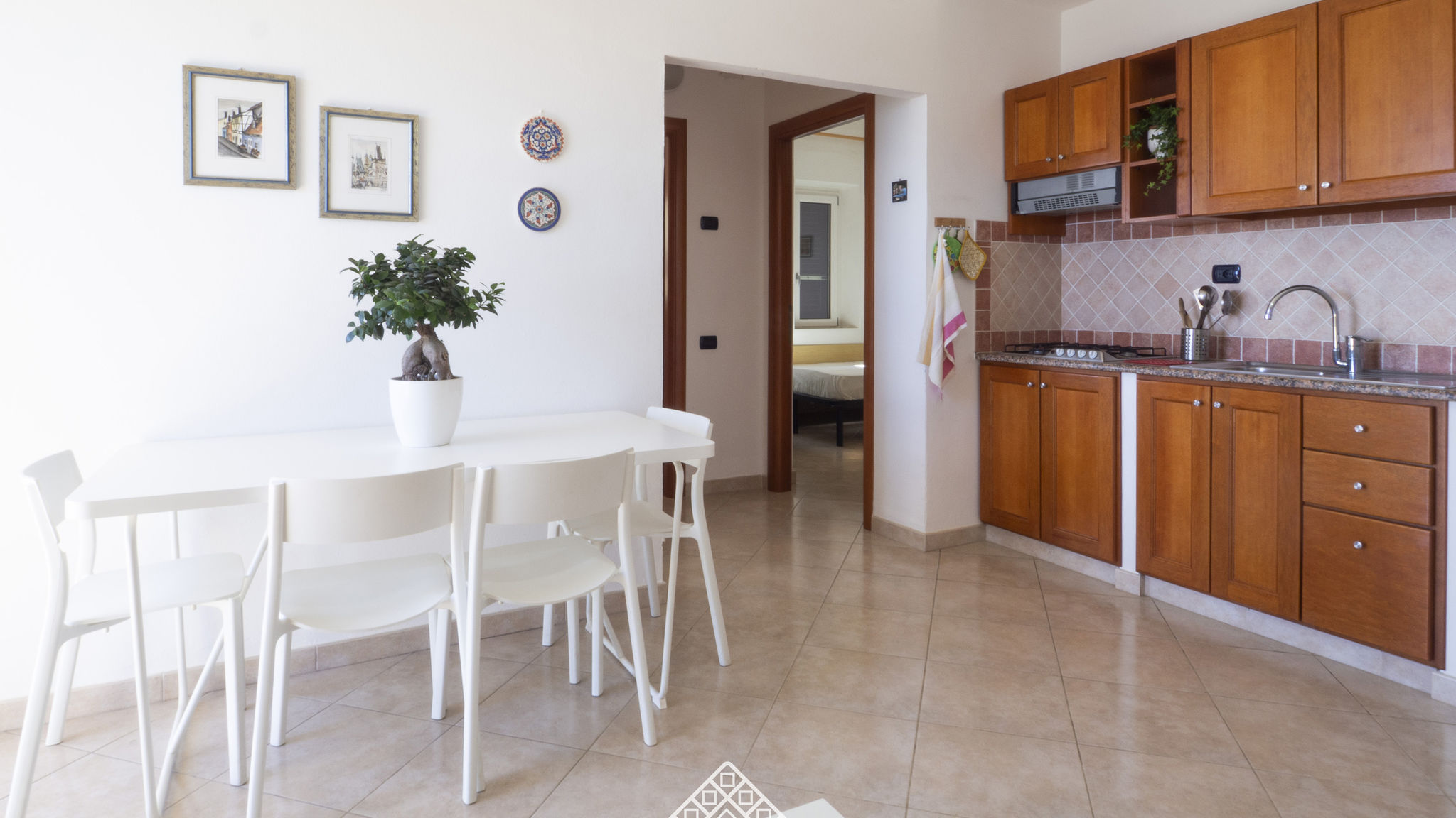 Italianway Bari Sardo Is Feminas 25 - Morada