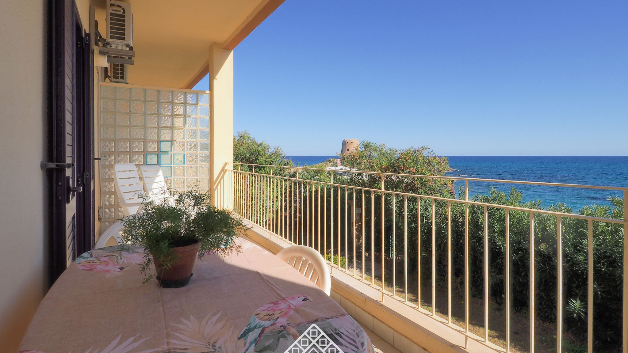 Italianway Bari Sardo Is Feminas 25 - Morada