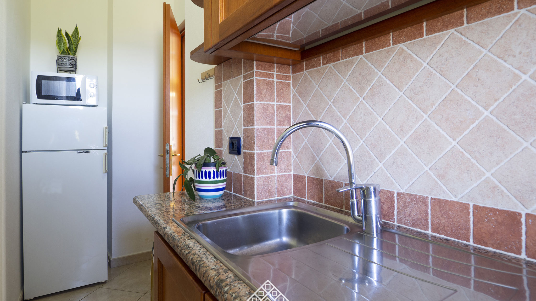 Italianway Bari Sardo Is Feminas 42 - Morada