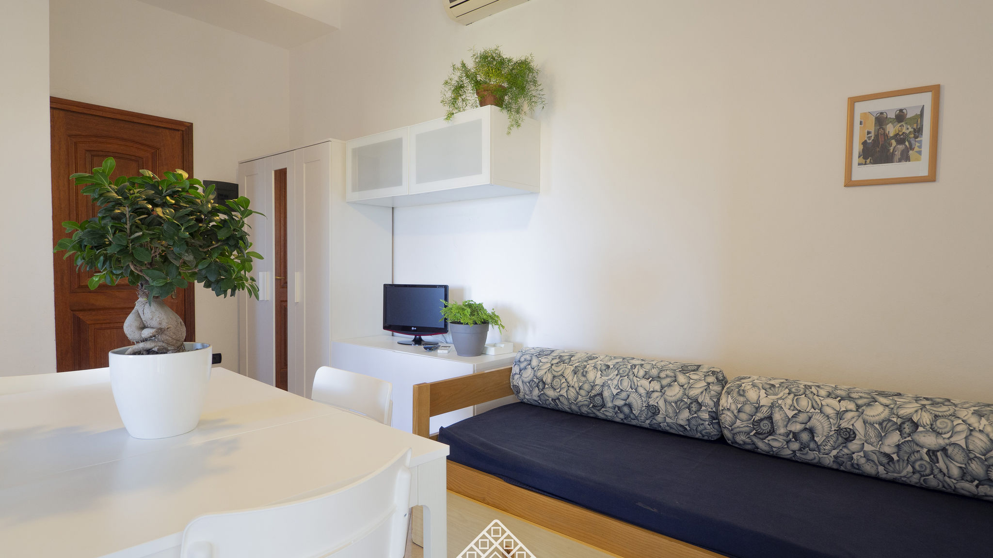 Italianway Bari Sardo Is Feminas 42 - Morada