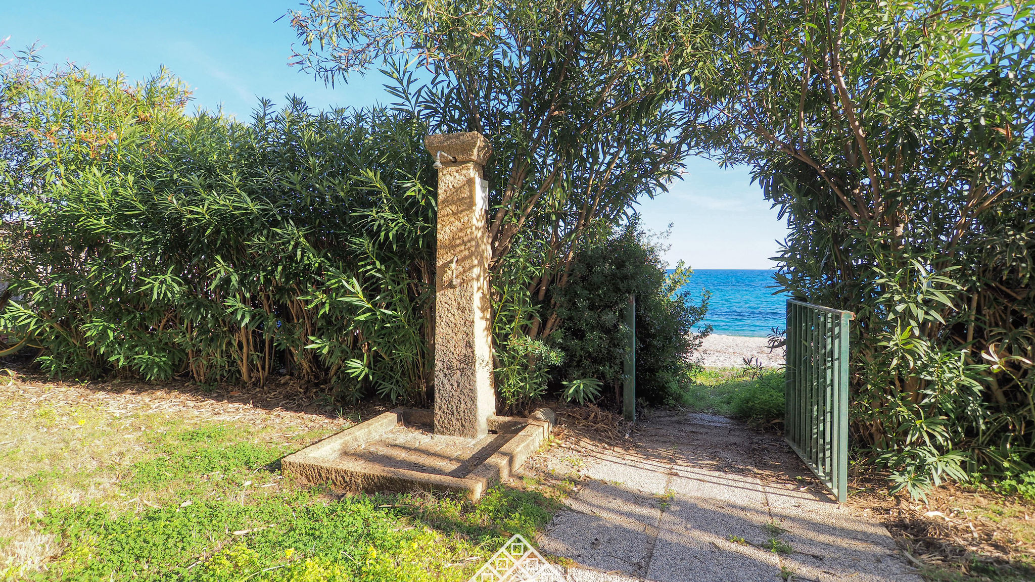 Italianway Bari Sardo Is Feminas 42 - Morada