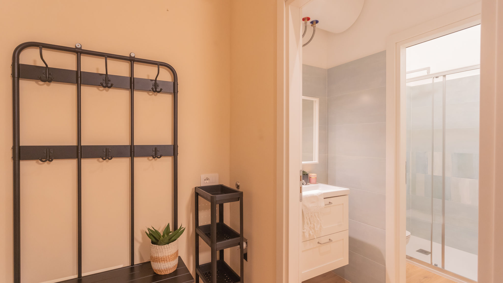 Italianway Como Simar Apartments nearby Como S.G. Train Station