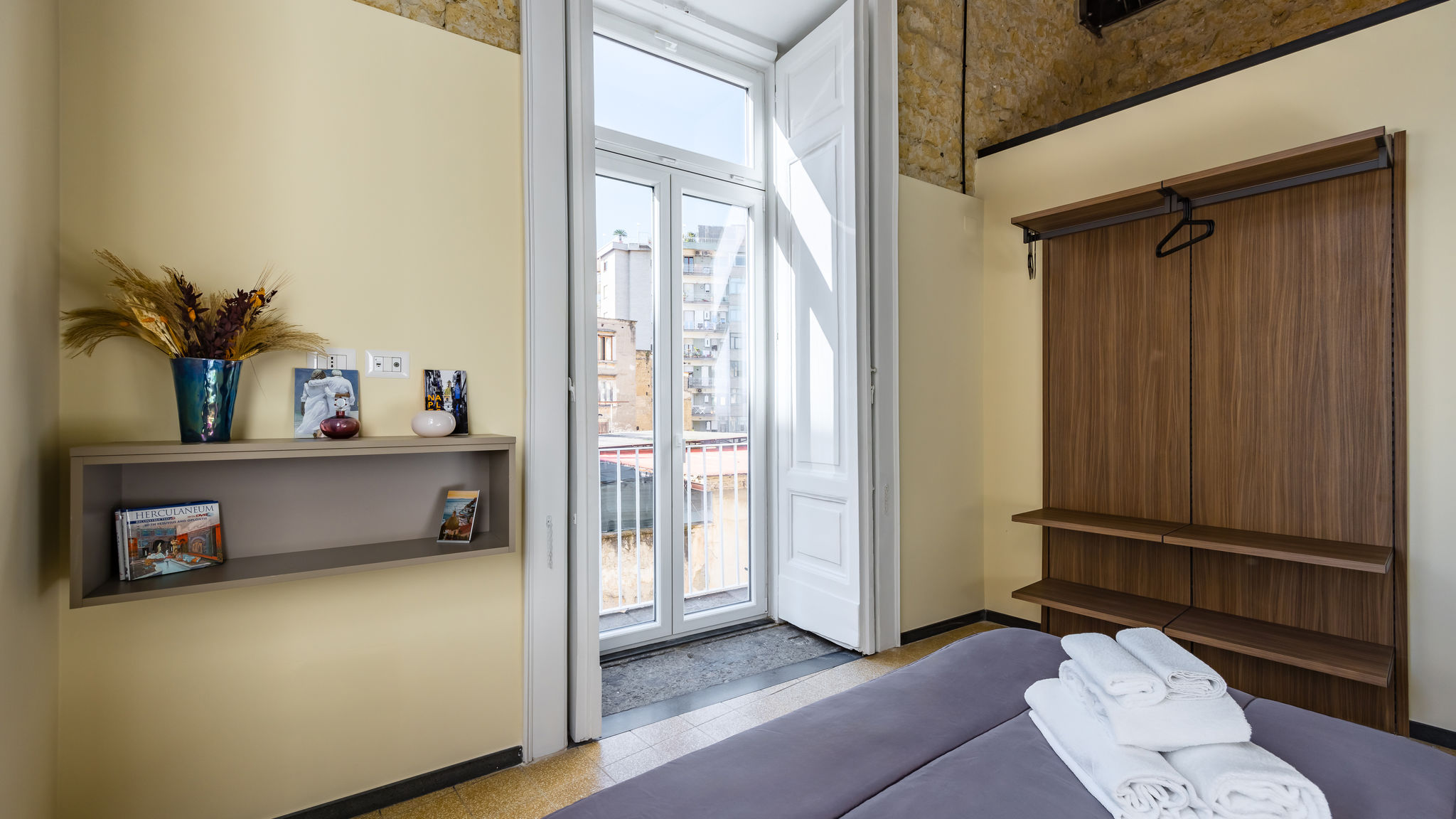 Italianway Napoli La Pinacoteca - V. Irolli