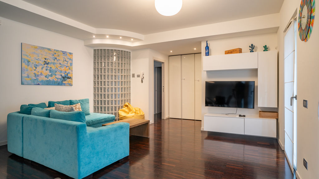 Lecco Center - Authentic yet modern retreat