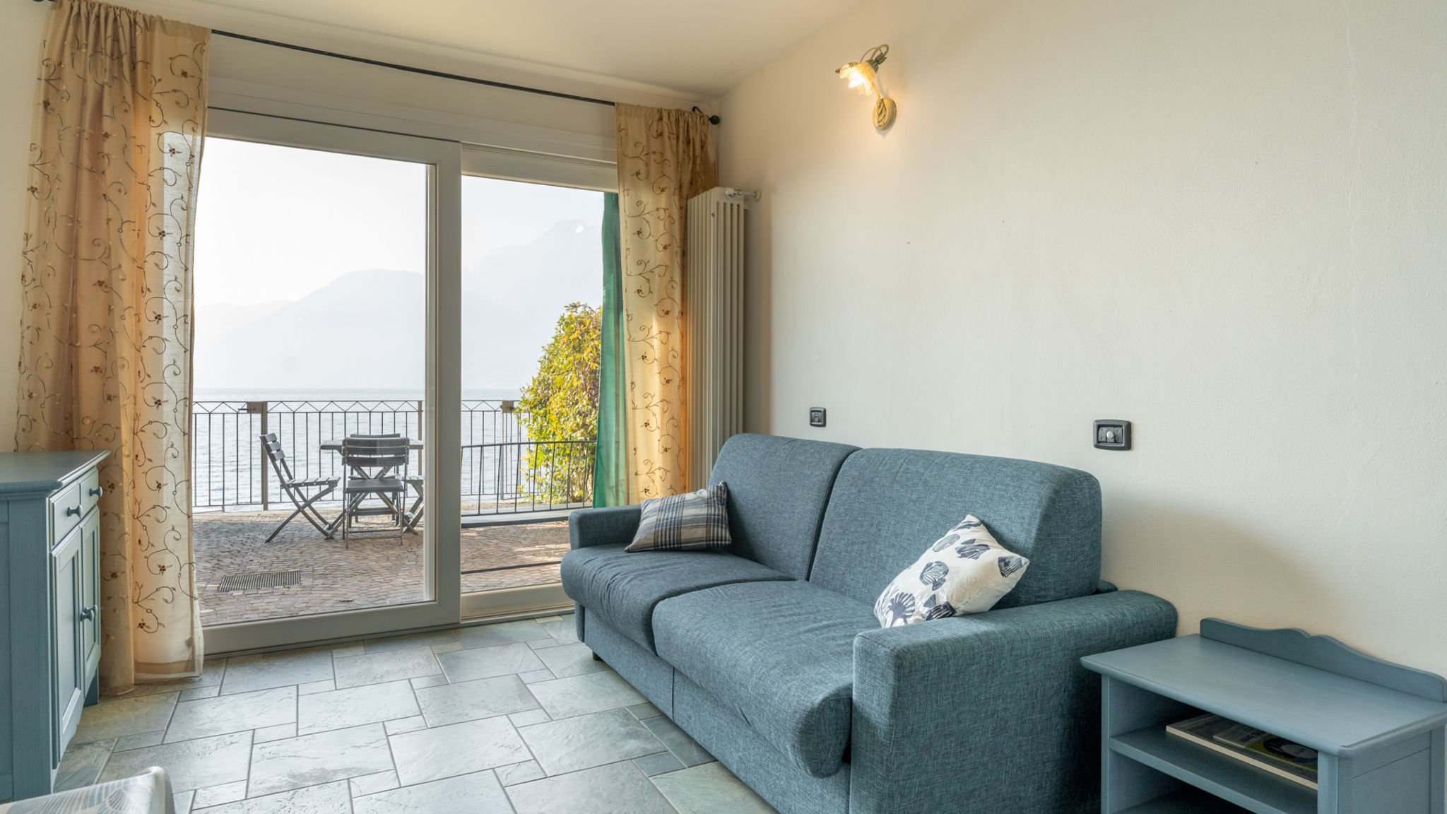 Italianway Bellano Glicine sul Lago - Breva