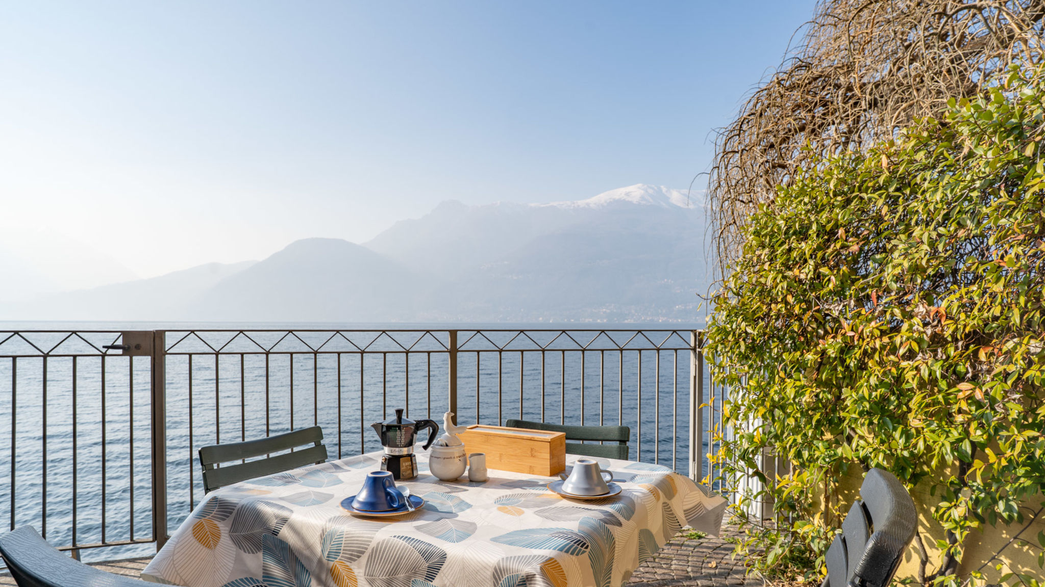 Italianway Bellano Glicine sul Lago - Breva