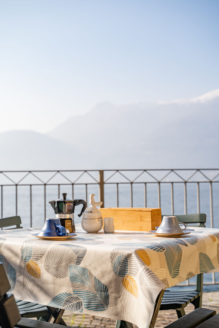 Italianway Bellano Glicine sul Lago - Breva