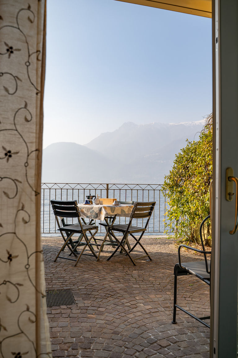 Italianway Bellano Glicine sul Lago - Breva