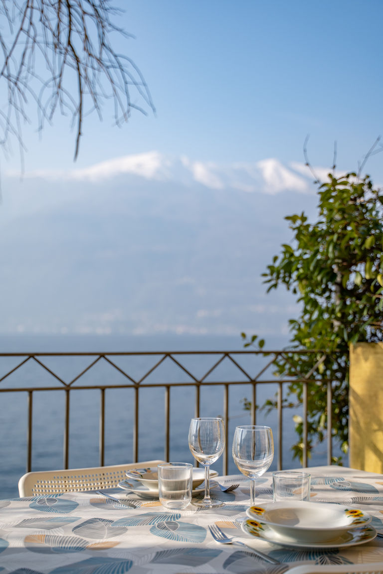 Italianway Bellano Glicine sul Lago - Breva