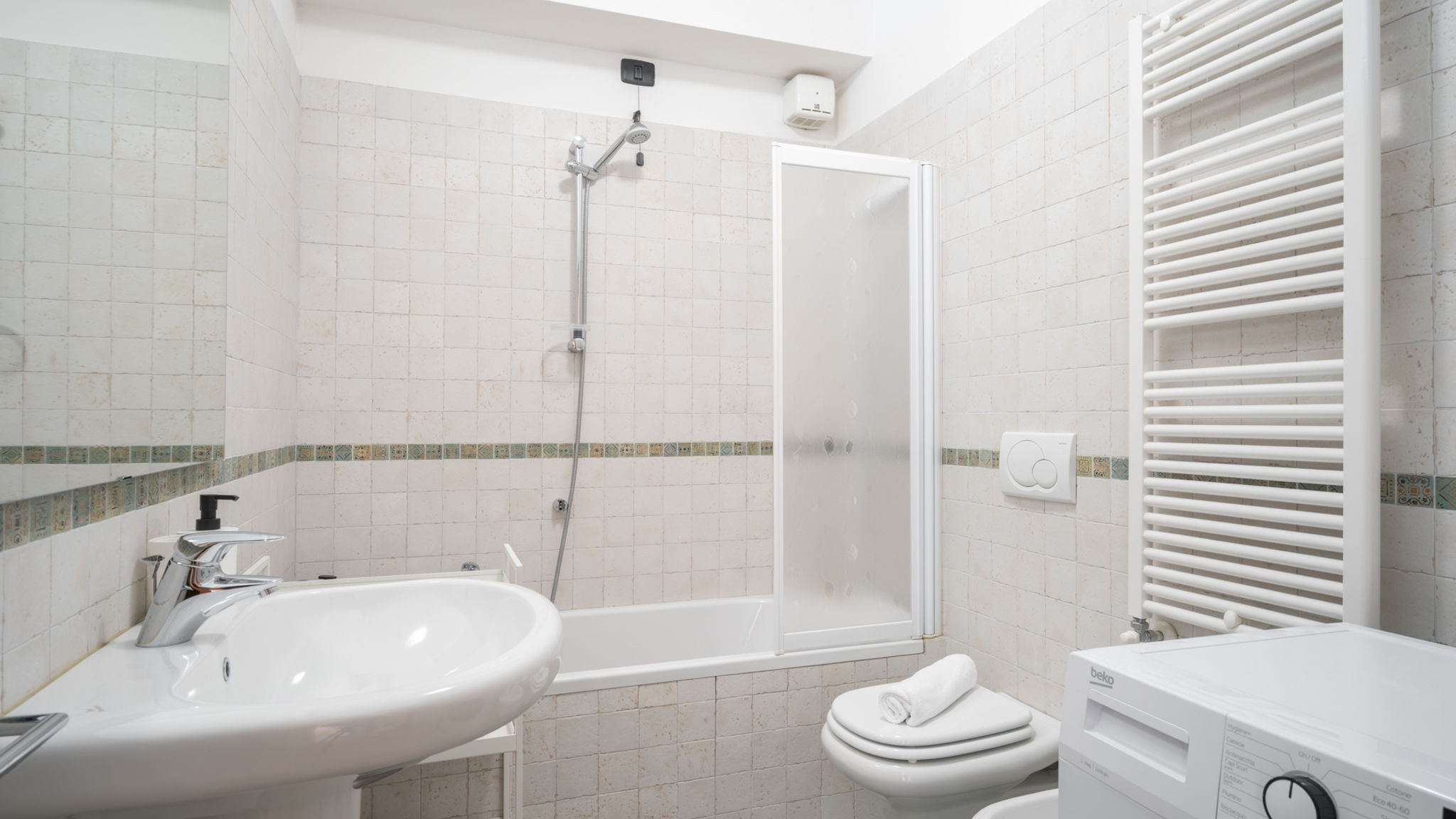 Italianway Bellano Glicine sul Lago Tivan