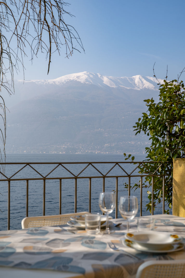 Italianway Bellano Glicine sul Lago Tivan