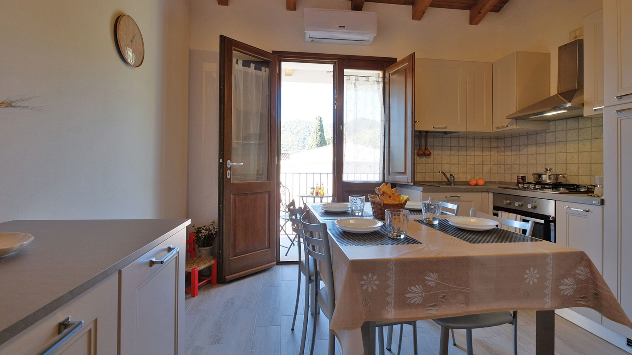 Italianway Teulada Dimora Rossa sulla casa baronale