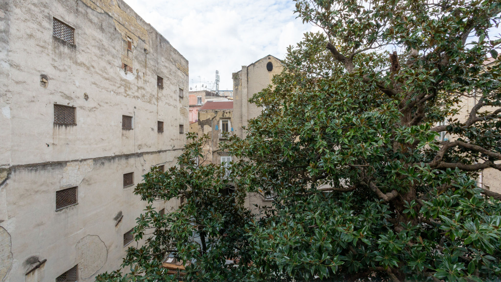 Italianway Napoli Vico Santa Maria del Pozzo 9