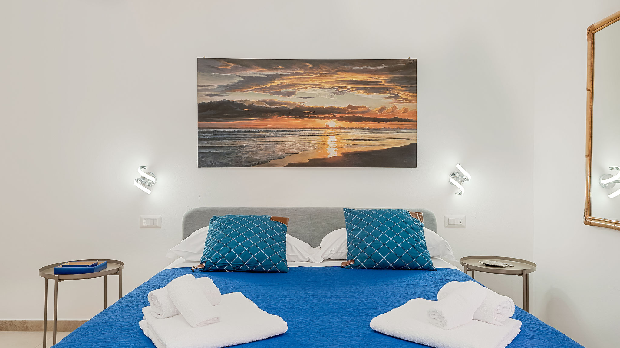 Italianway Monterosso al Mare Modern White Apt with AC and balcony