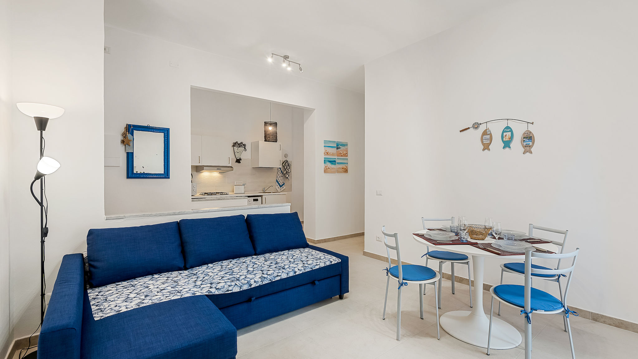 Italianway Monterosso al Mare Modern White Apt with AC and balcony