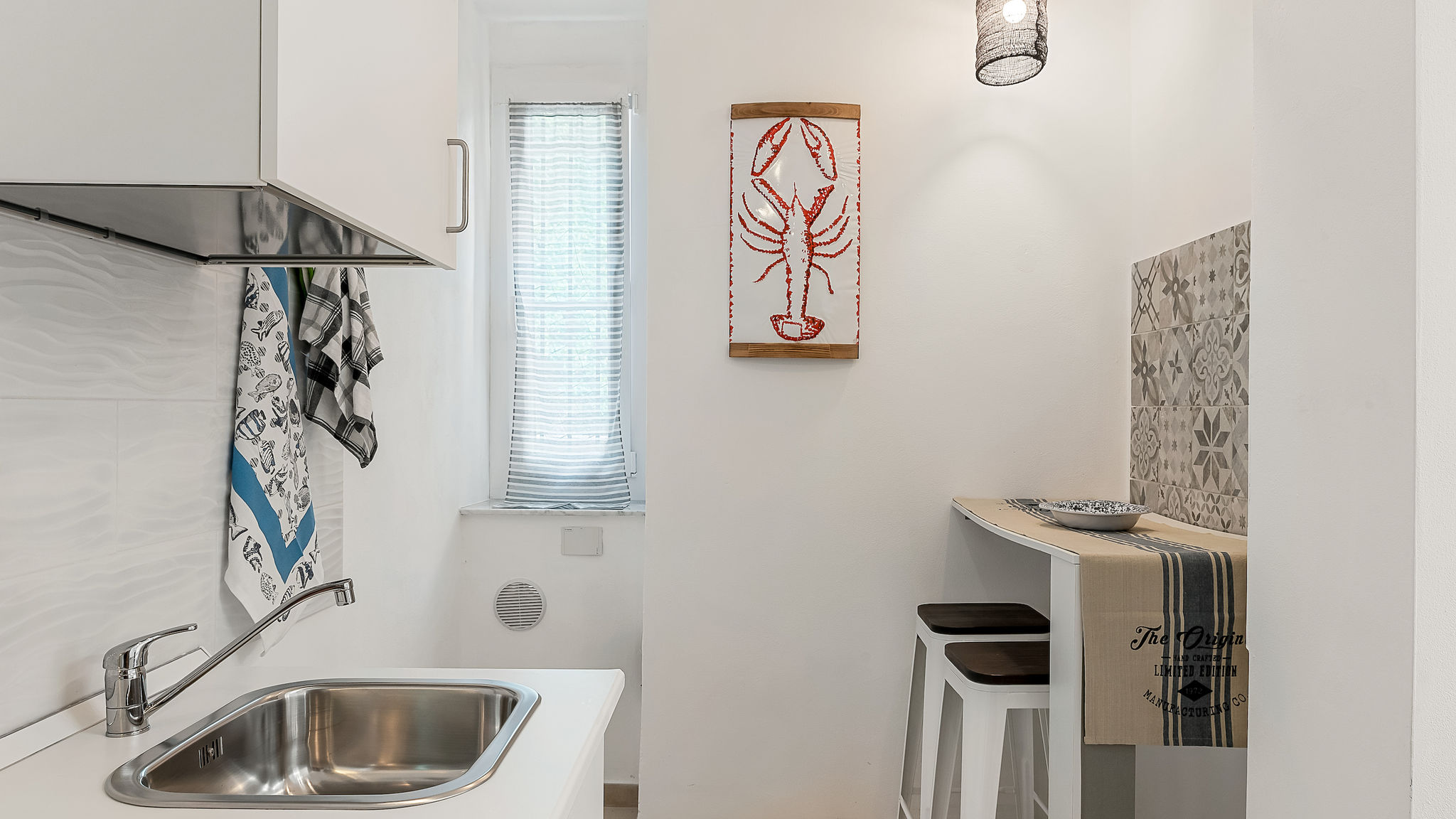 Italianway Monterosso al Mare Modern White Apt with AC and balcony