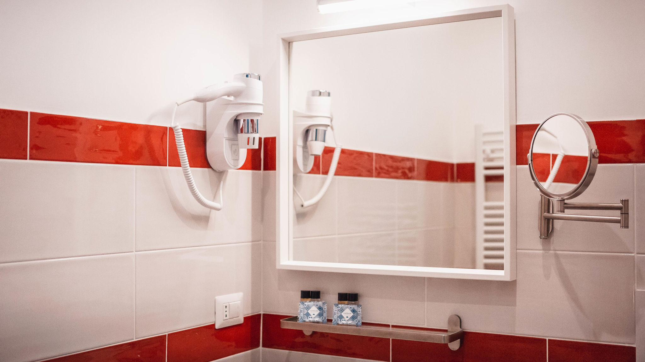 Italianway Civitavecchia Guest House Colors - Rosso Corallo (Doppia Deluxe)