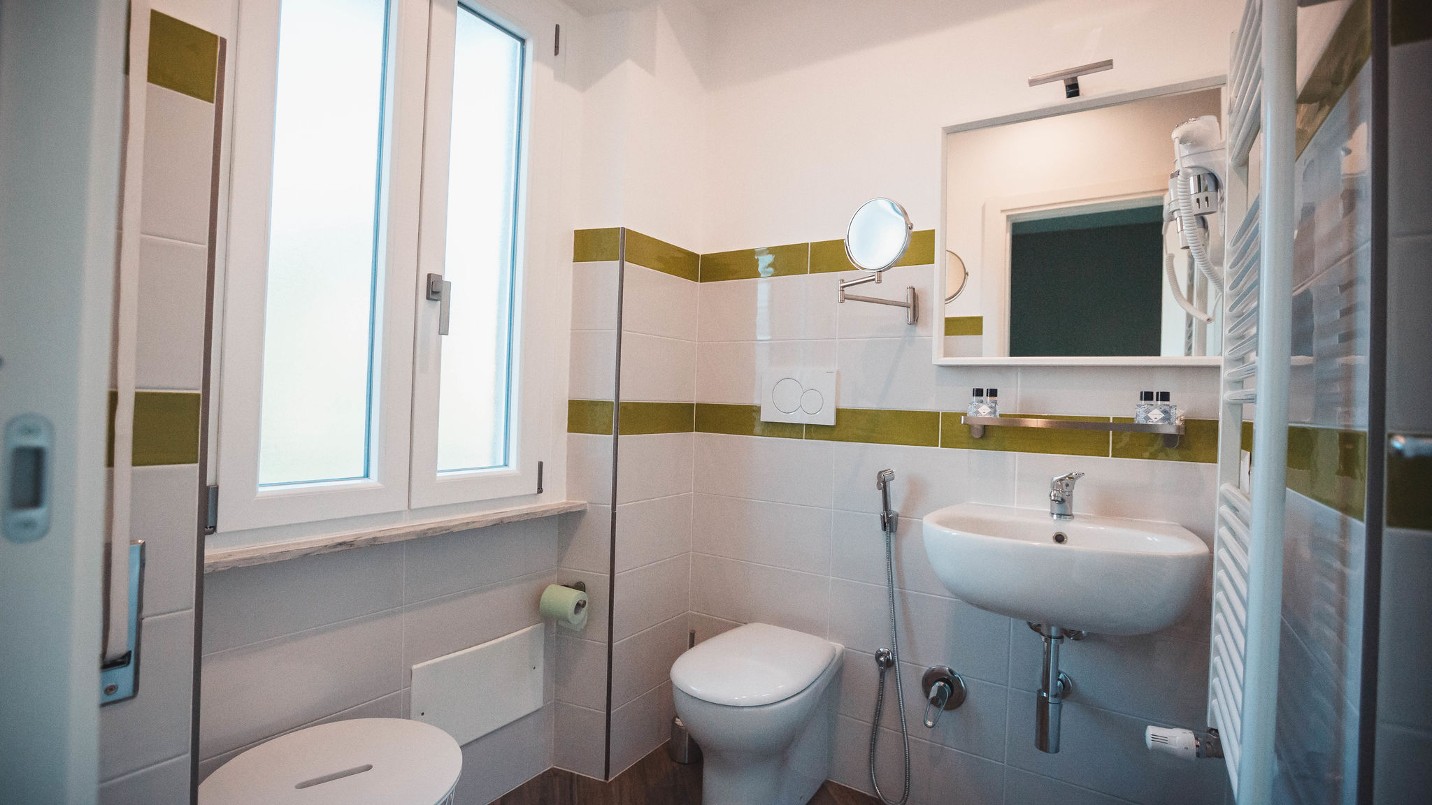Italianway Civitavecchia GuestHouse Colors - Verde Marino(Deluxe con Balcone)
