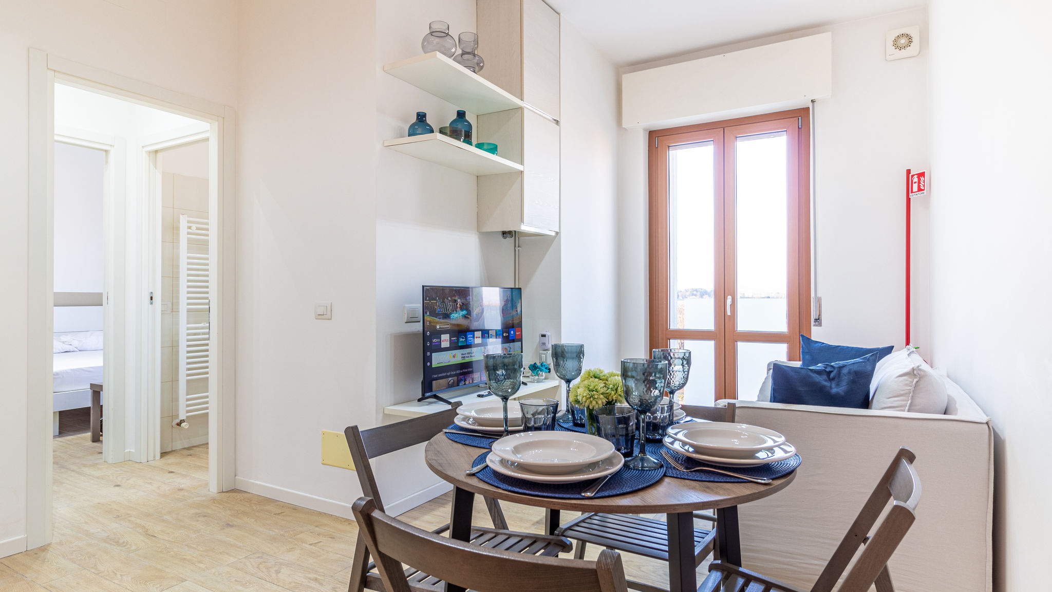 Italianway Vimercate Il quadrato blu