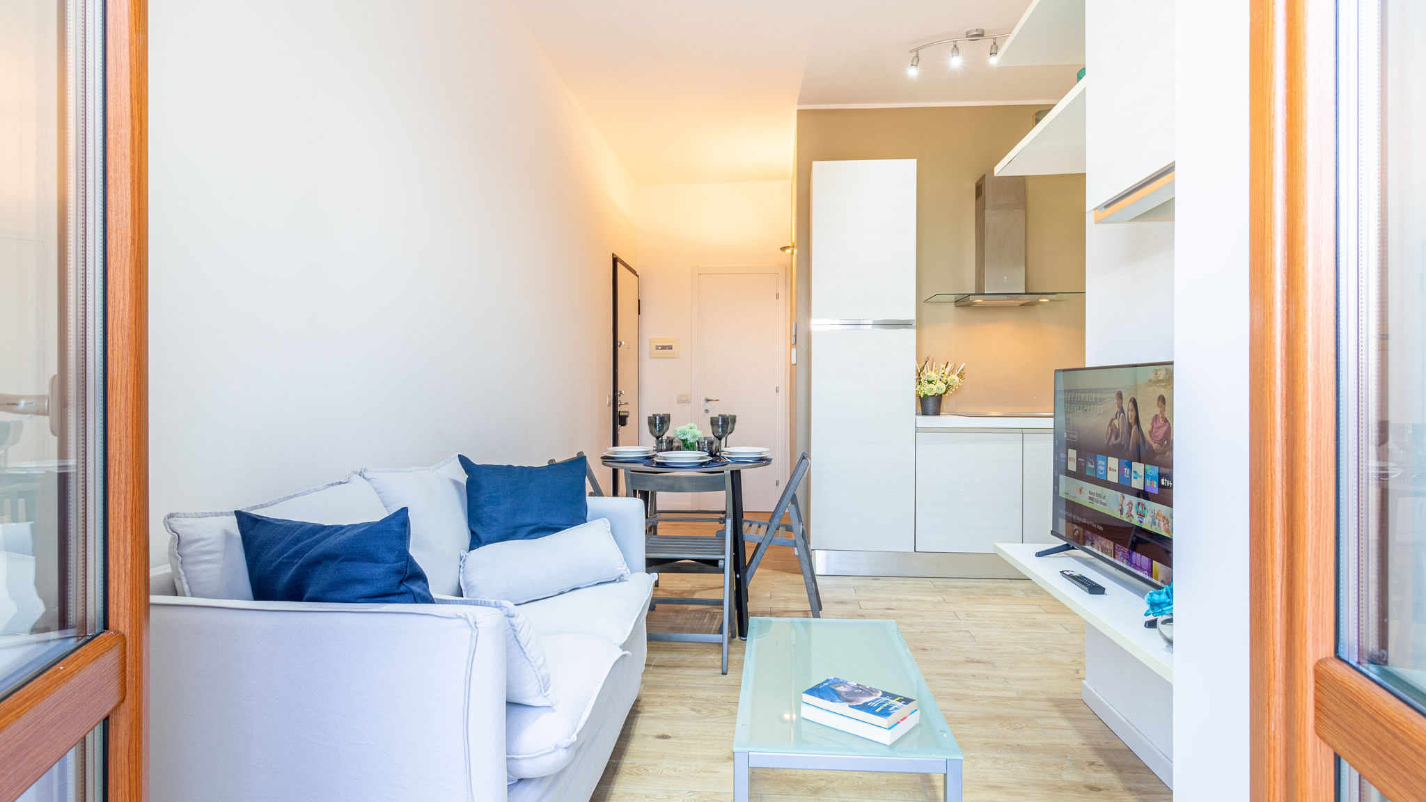Italianway Vimercate Il quadrato blu