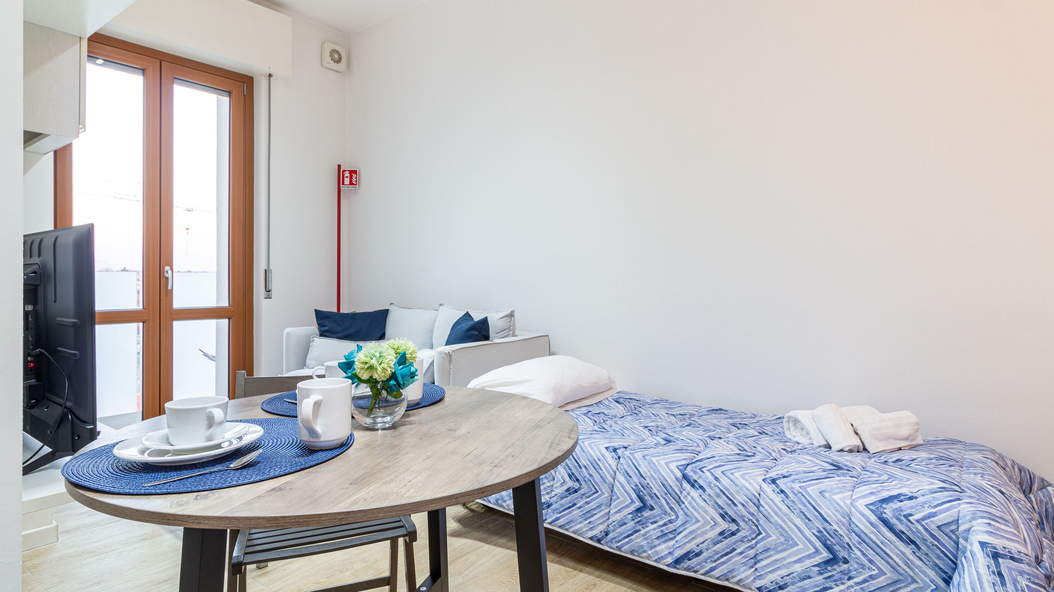 Italianway Vimercate Il quadrato blu