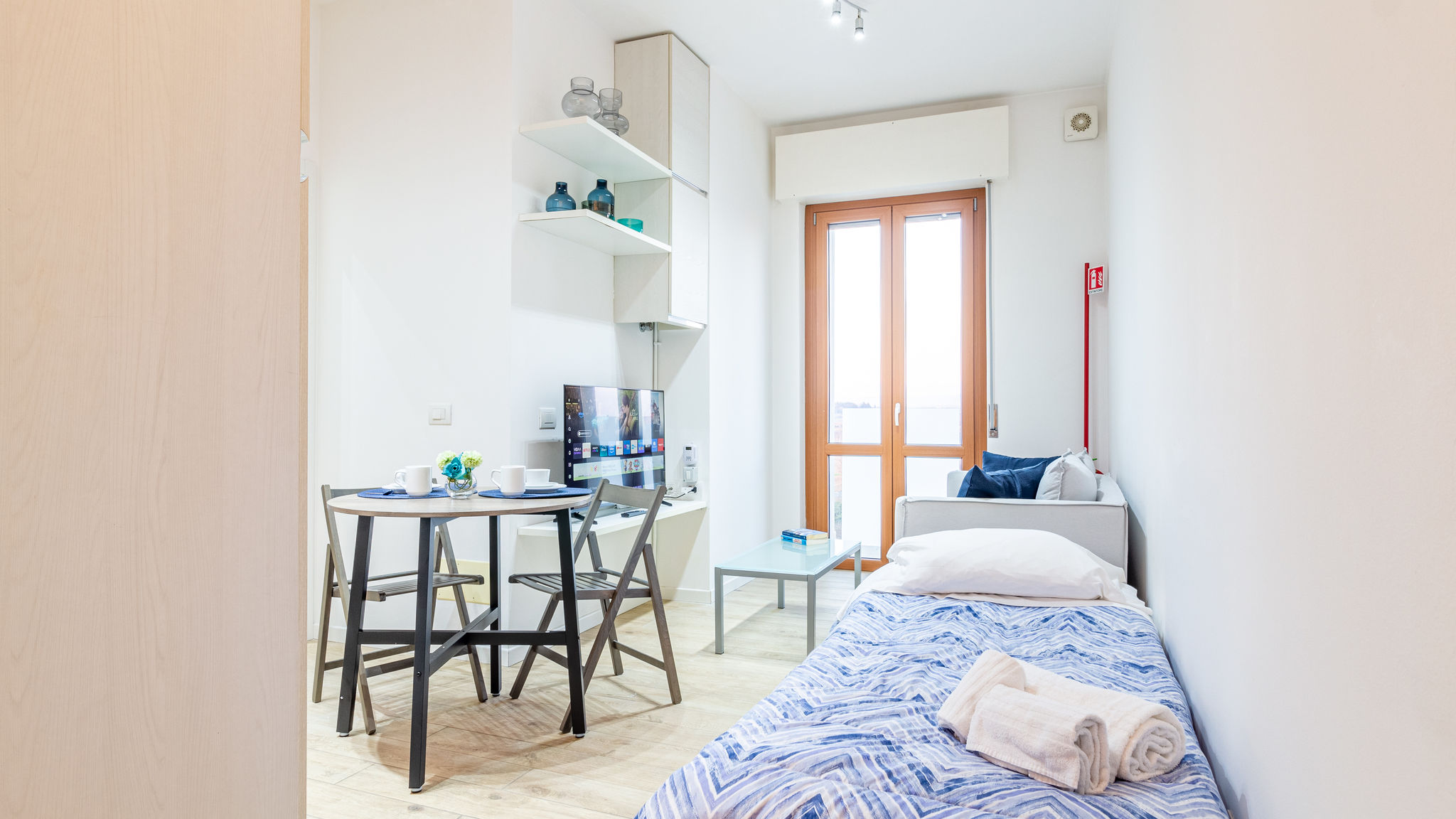 Italianway Vimercate Il quadrato blu