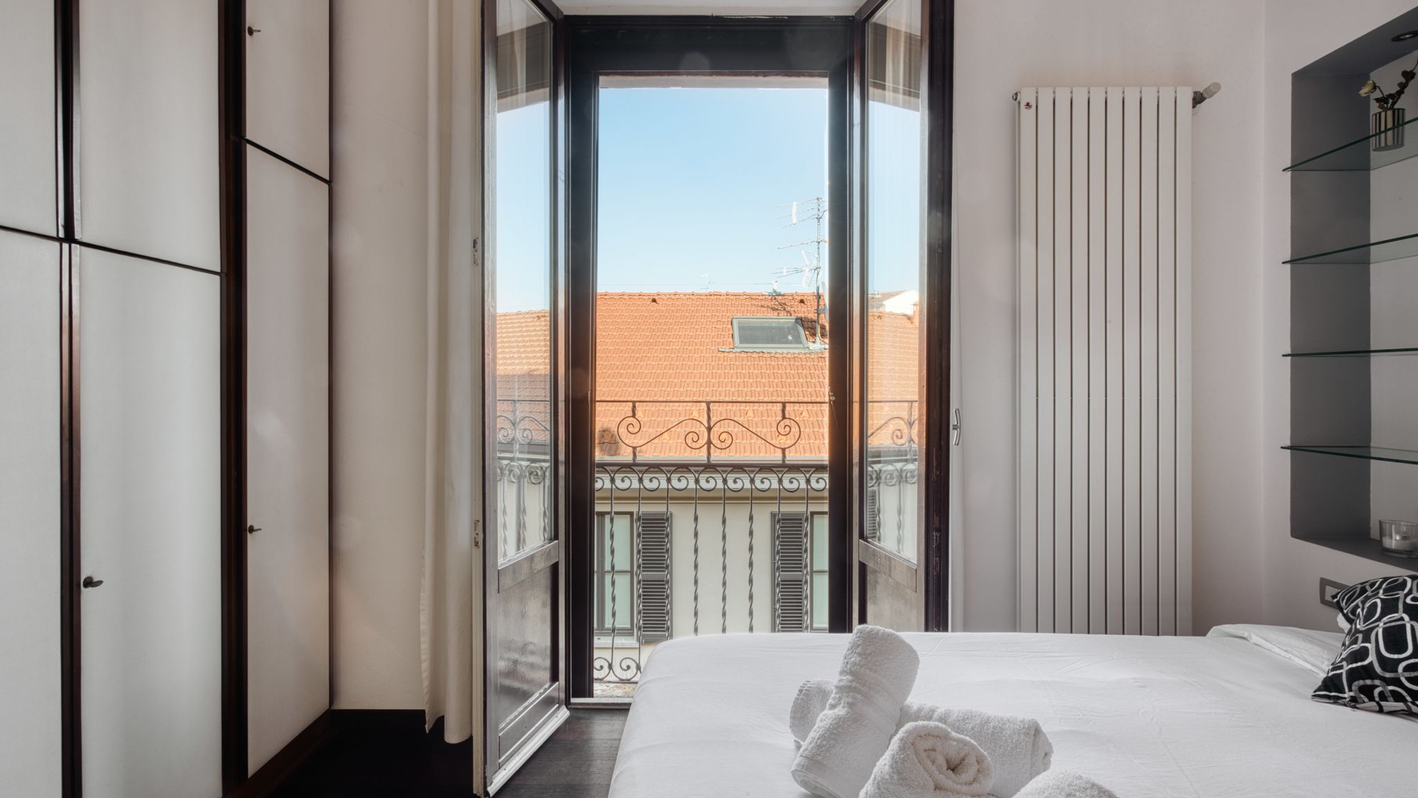 Italianway Milano Stylish Top-Floor apt; Milano Design Disctrict