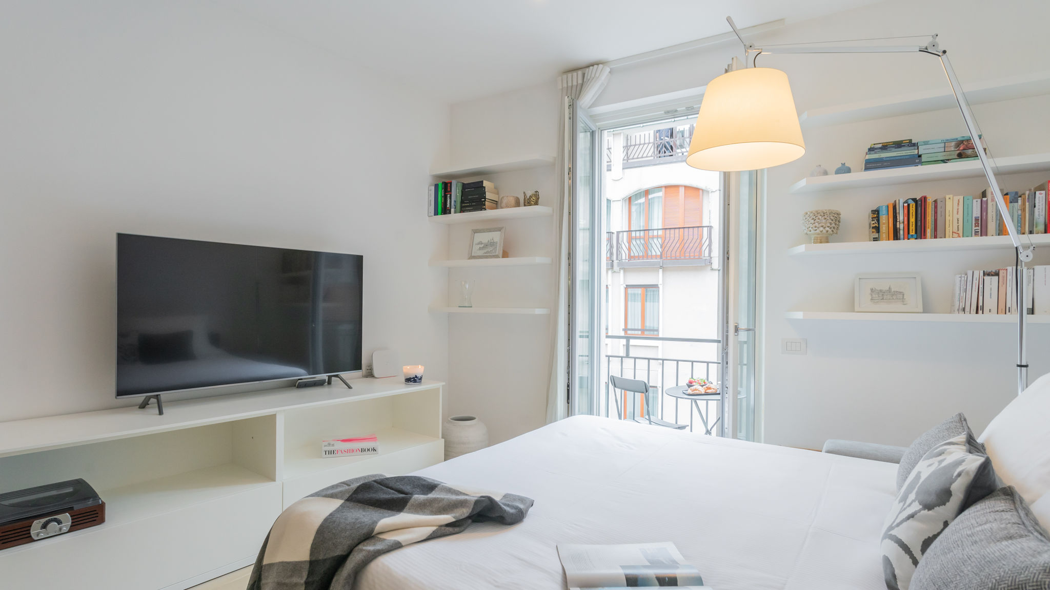 Italianway Como Central & White Apartment