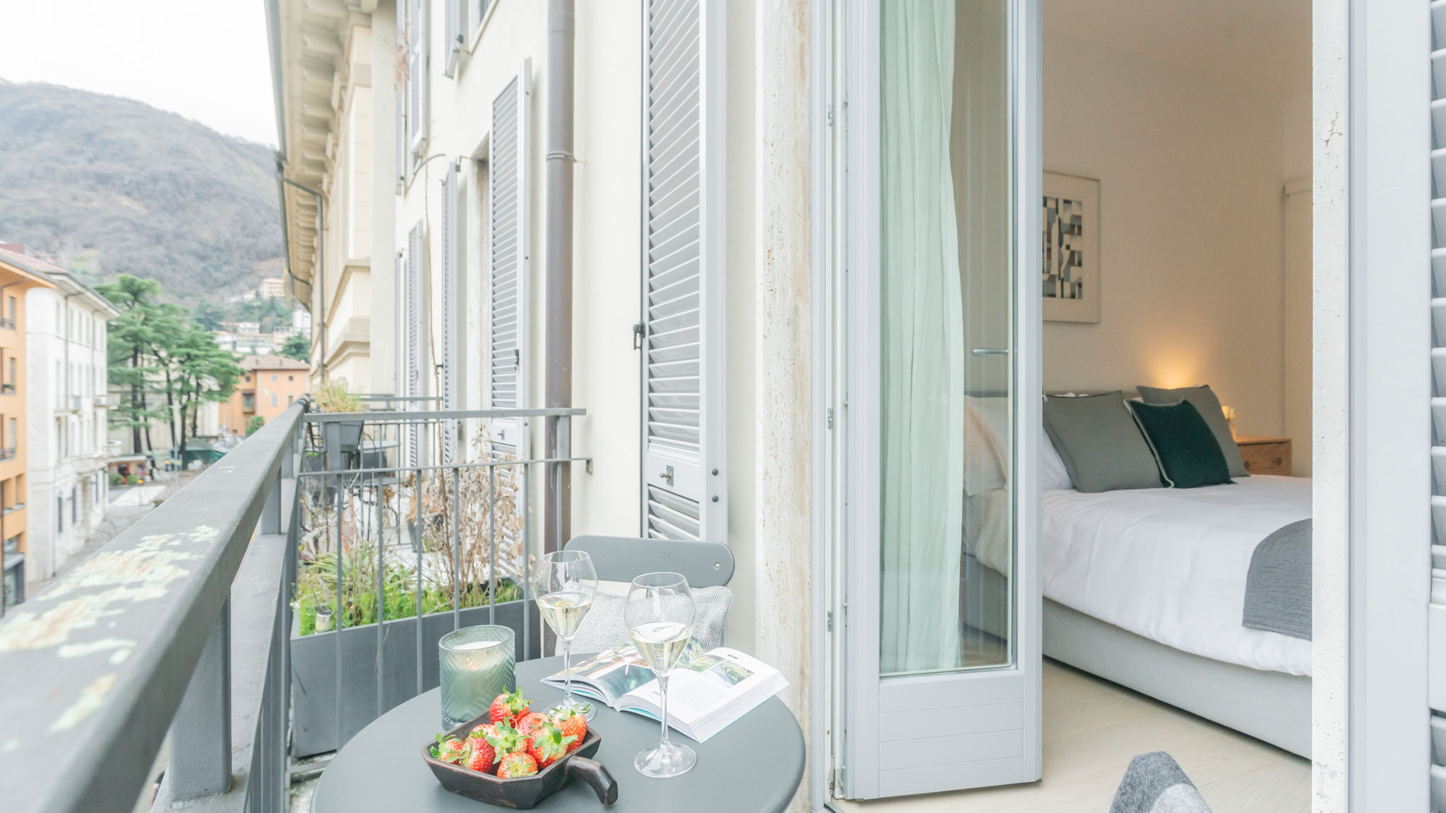 Italianway Como Central & White Apartment