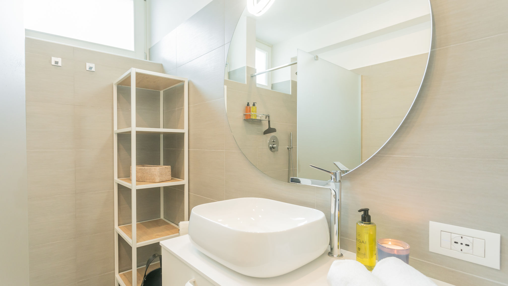 Italianway Como Central & White Apartment
