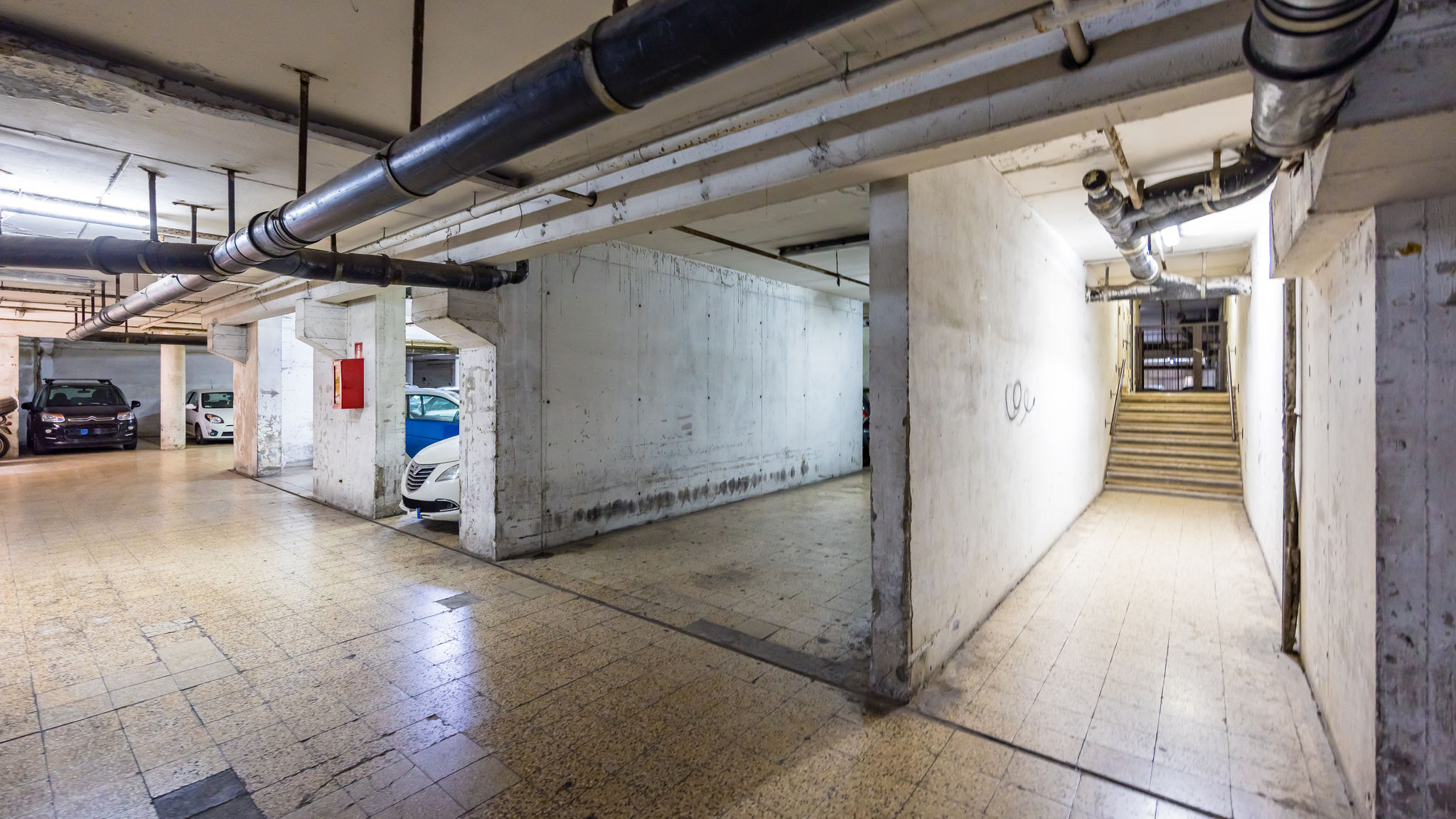 Italianway Napoli Casa Kenzo with parking by NapoliApartments