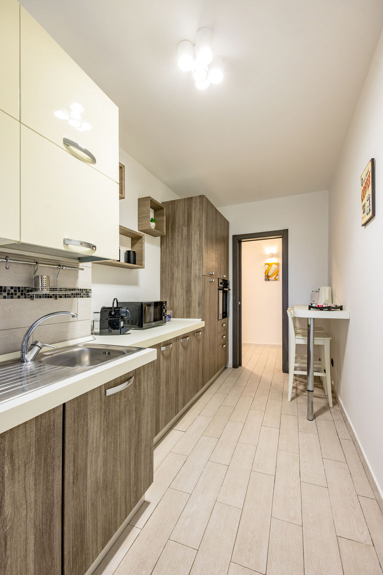 Italianway Napoli Casa Kenzo with parking by NapoliApartments