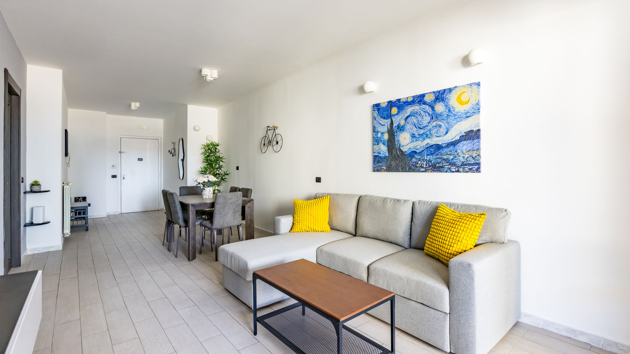 Italianway Napoli Casa Kenzo with parking by NapoliApartments