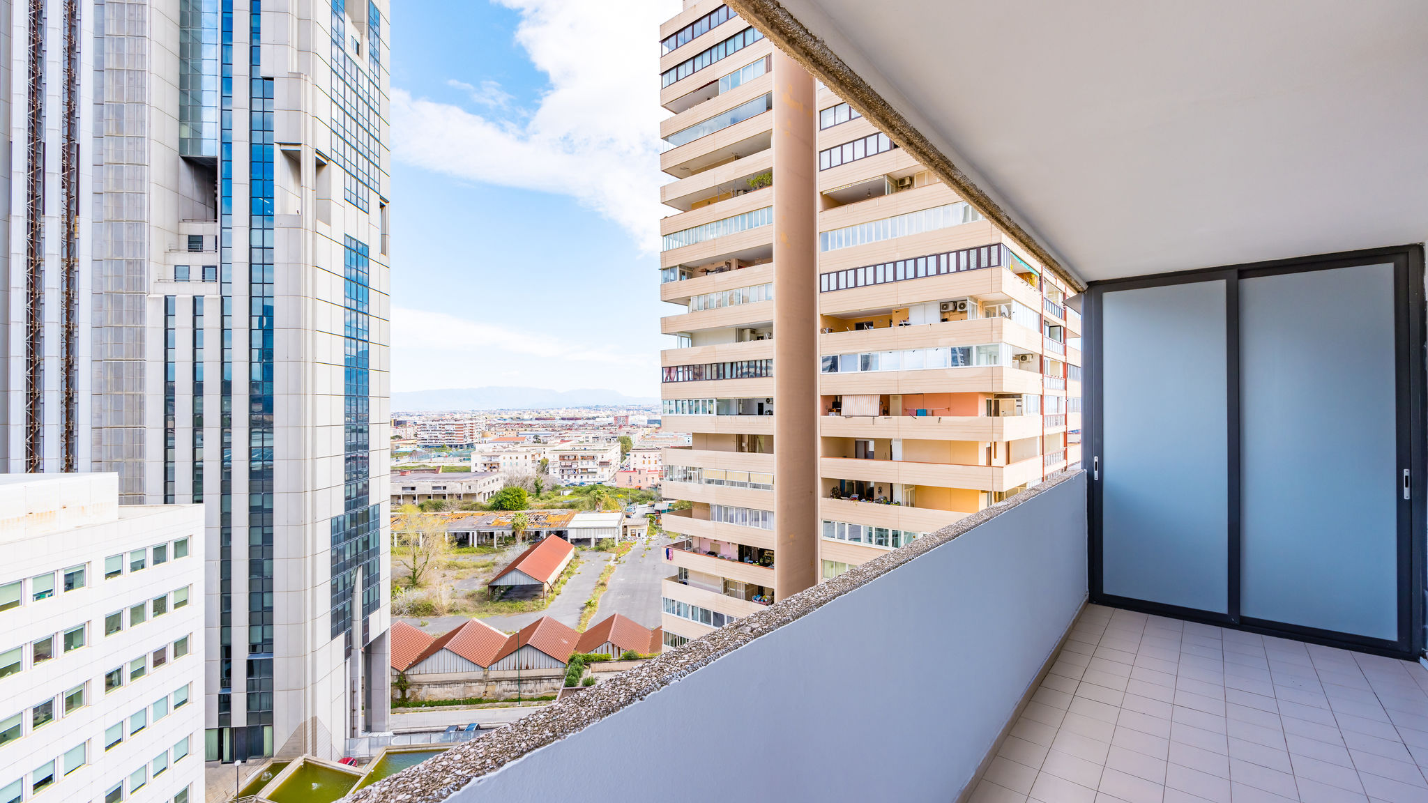 Italianway Napoli Casa Kenzo with parking by NapoliApartments