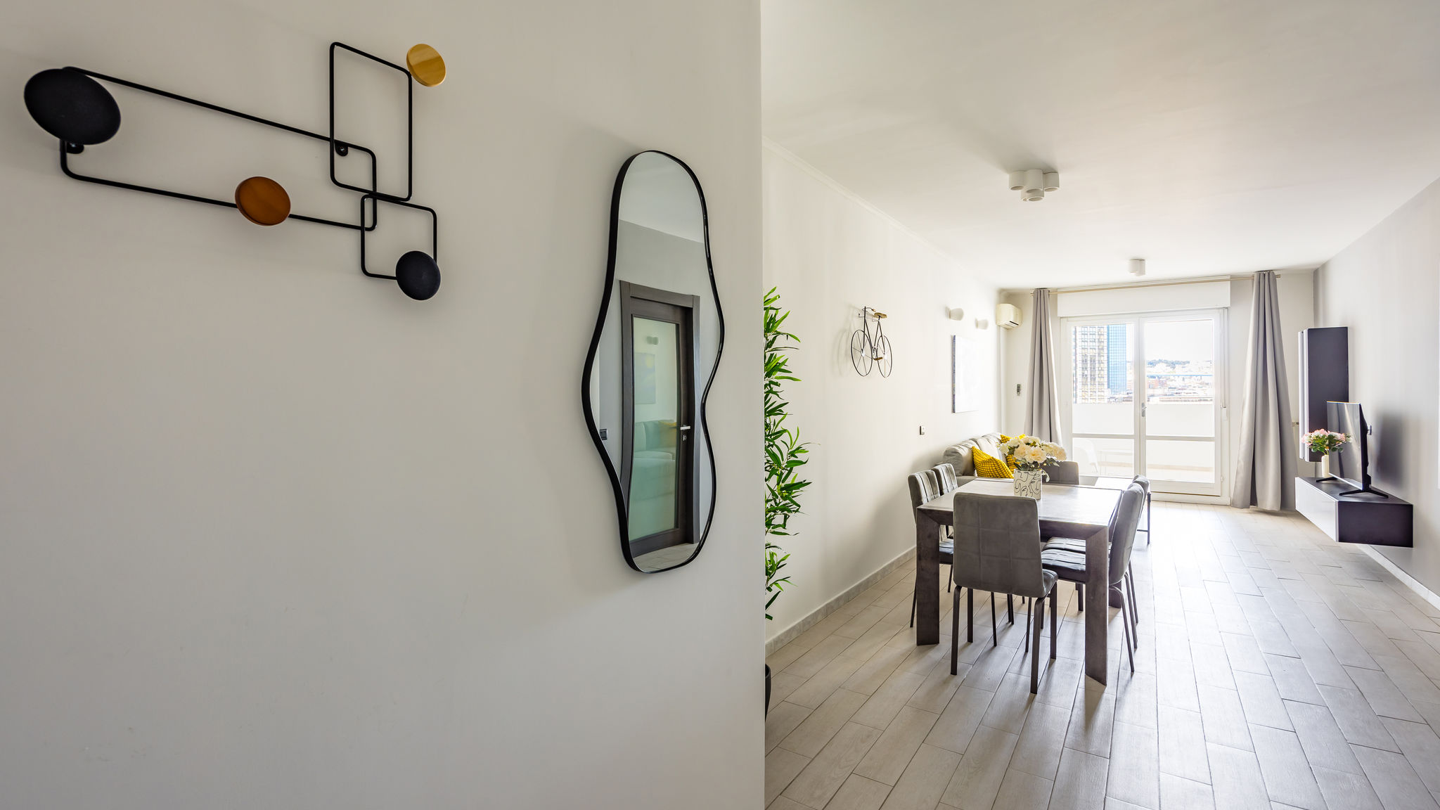 Italianway Napoli Casa Kenzo with parking by NapoliApartments