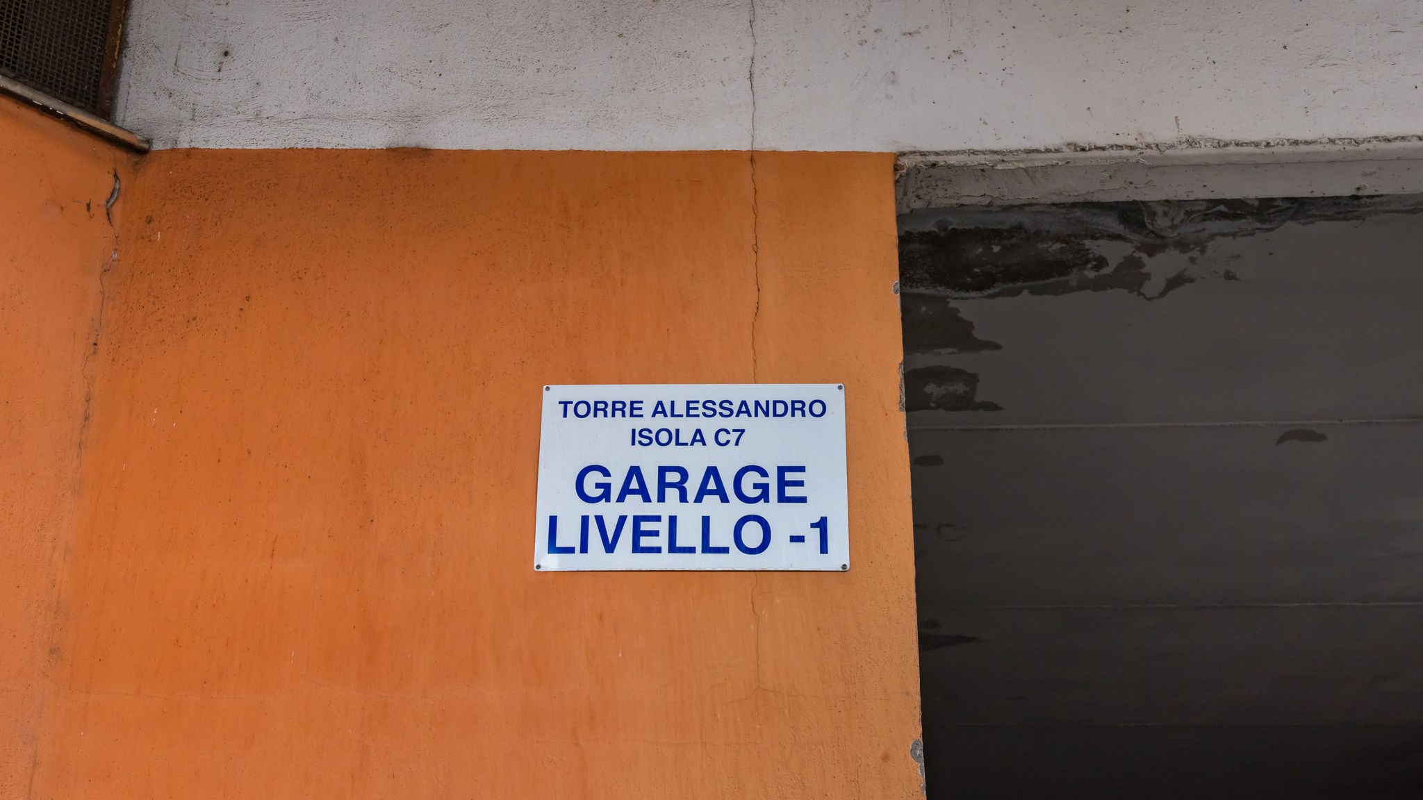 Italianway Napoli Casa Kenzo with parking by NapoliApartments