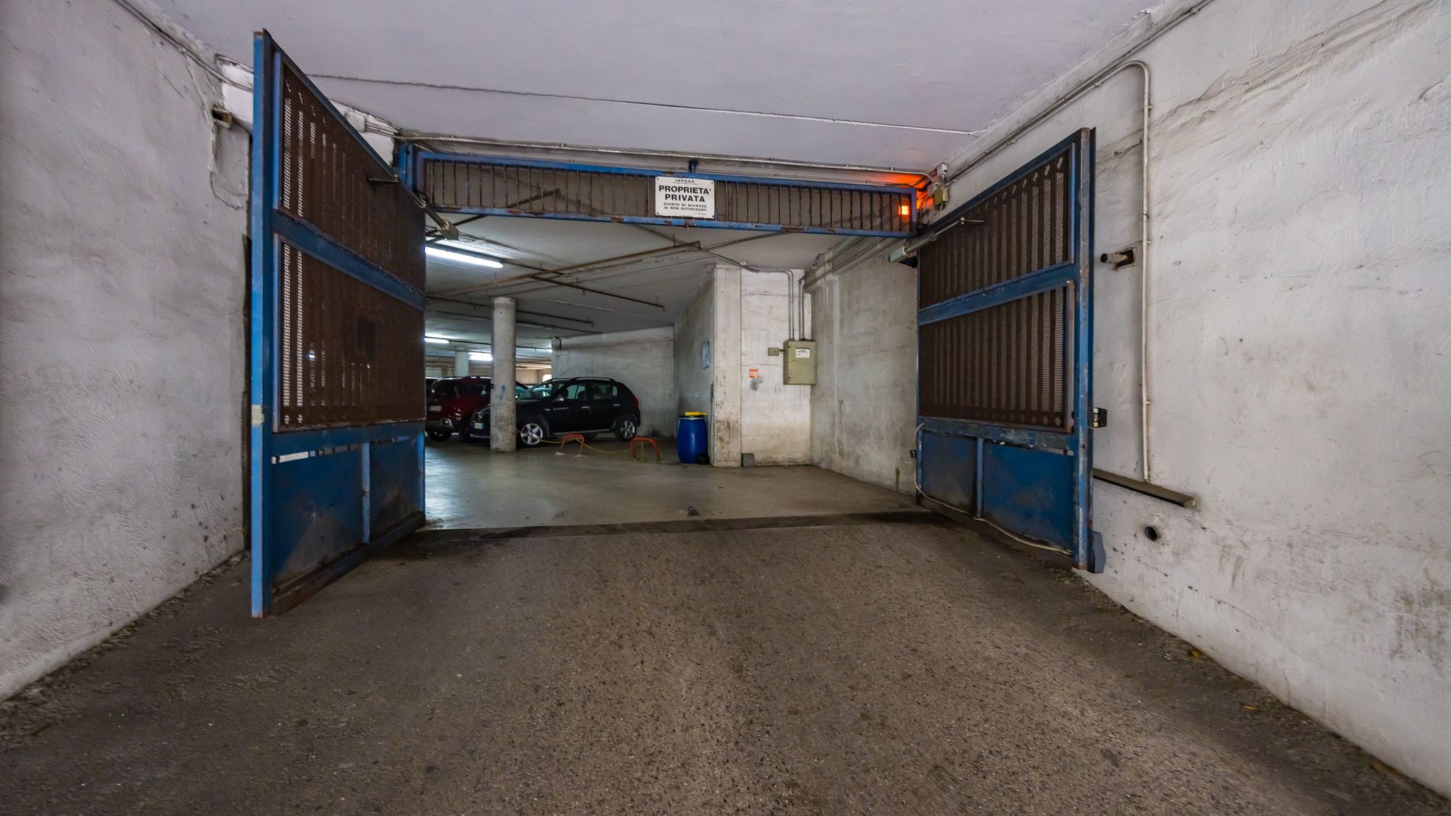 Italianway Napoli Casa Kenzo with parking by NapoliApartments
