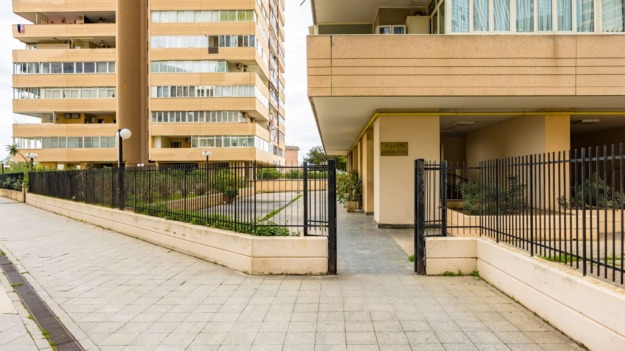 Italianway Napoli Casa Kenzo with parking by NapoliApartments