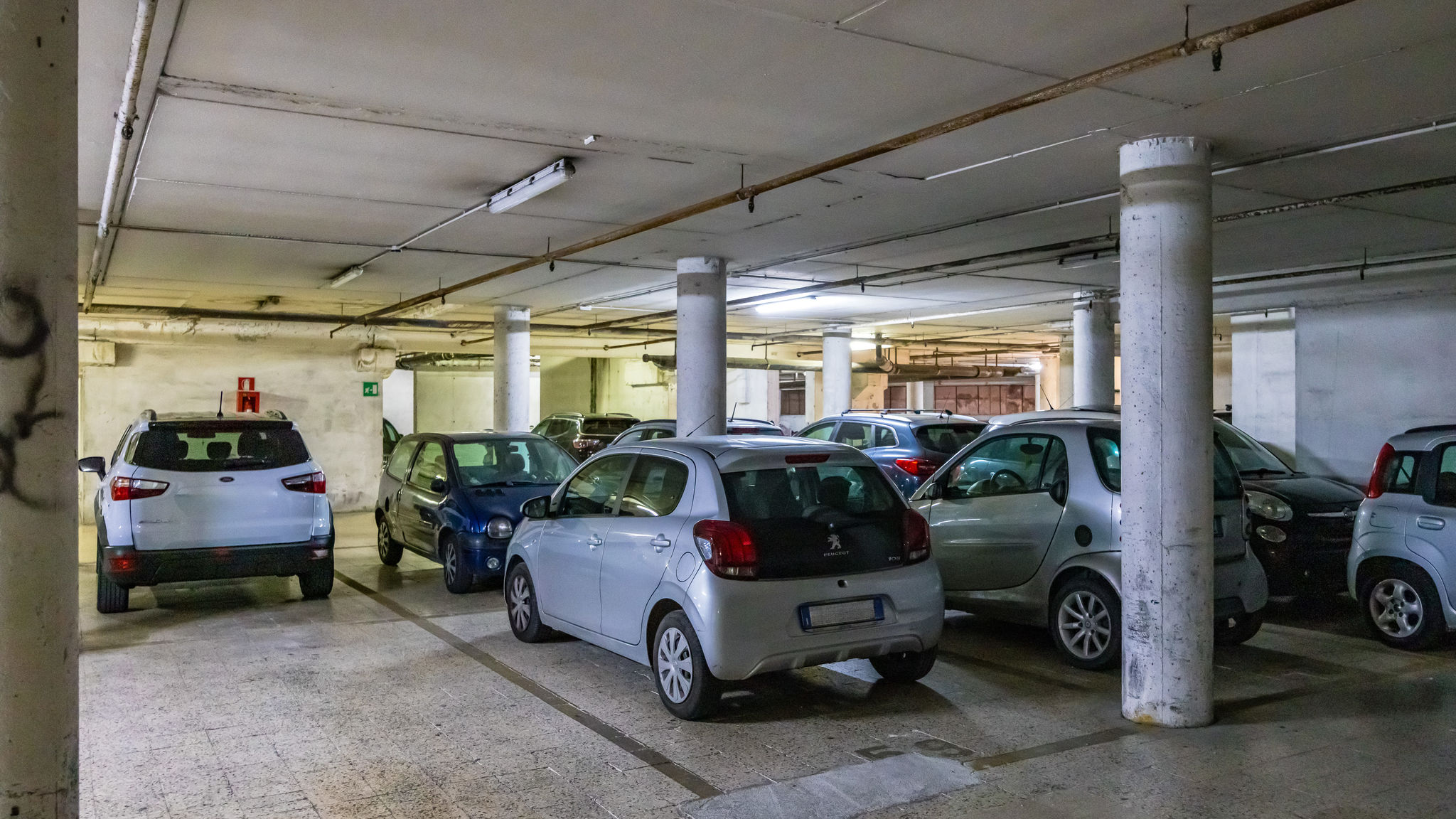 Italianway Napoli Casa Kenzo with parking by NapoliApartments