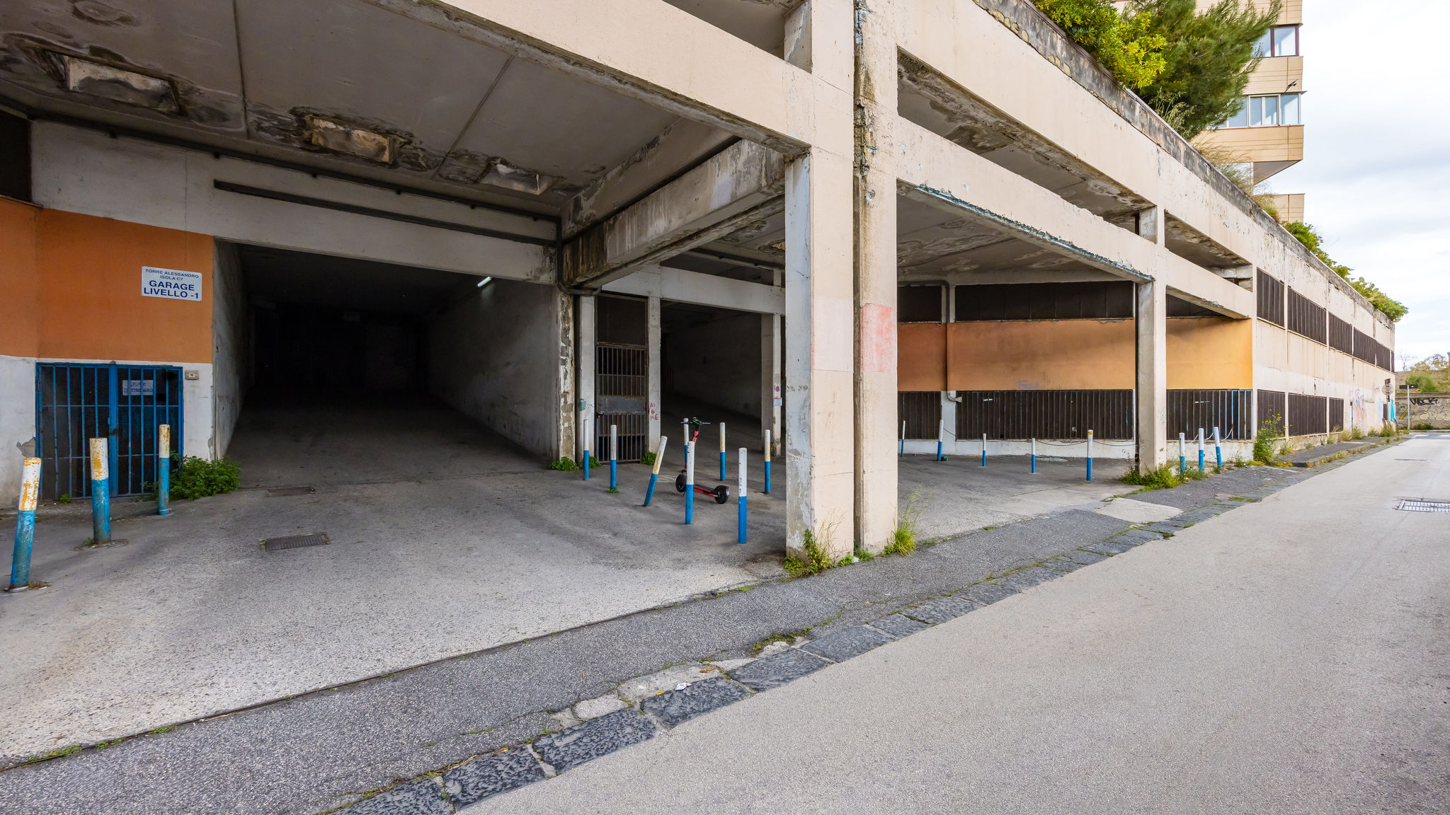 Italianway Napoli Casa Kenzo with parking by NapoliApartments
