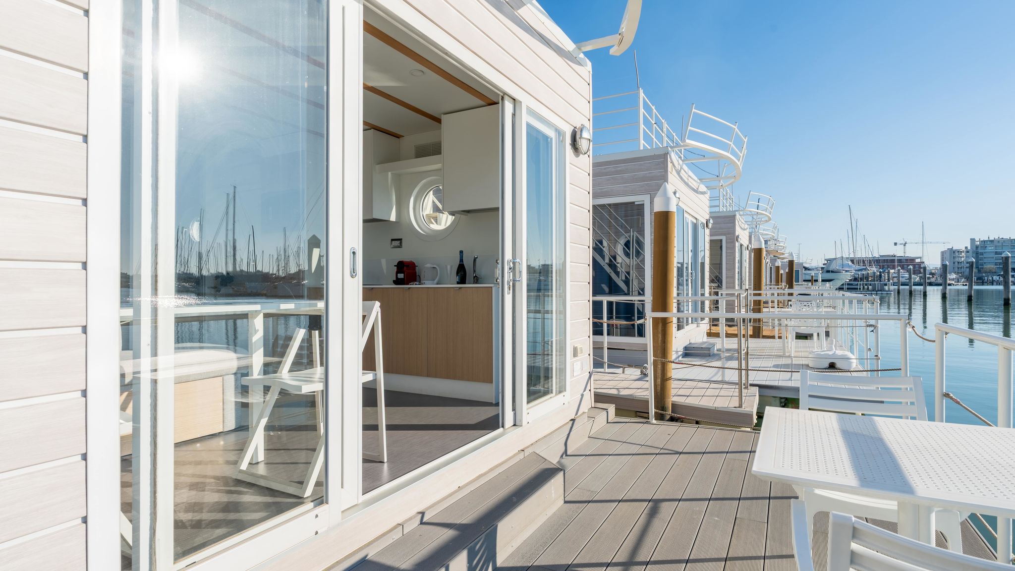 Italianway Rimini Alisea 3 - Nomastay House Boats