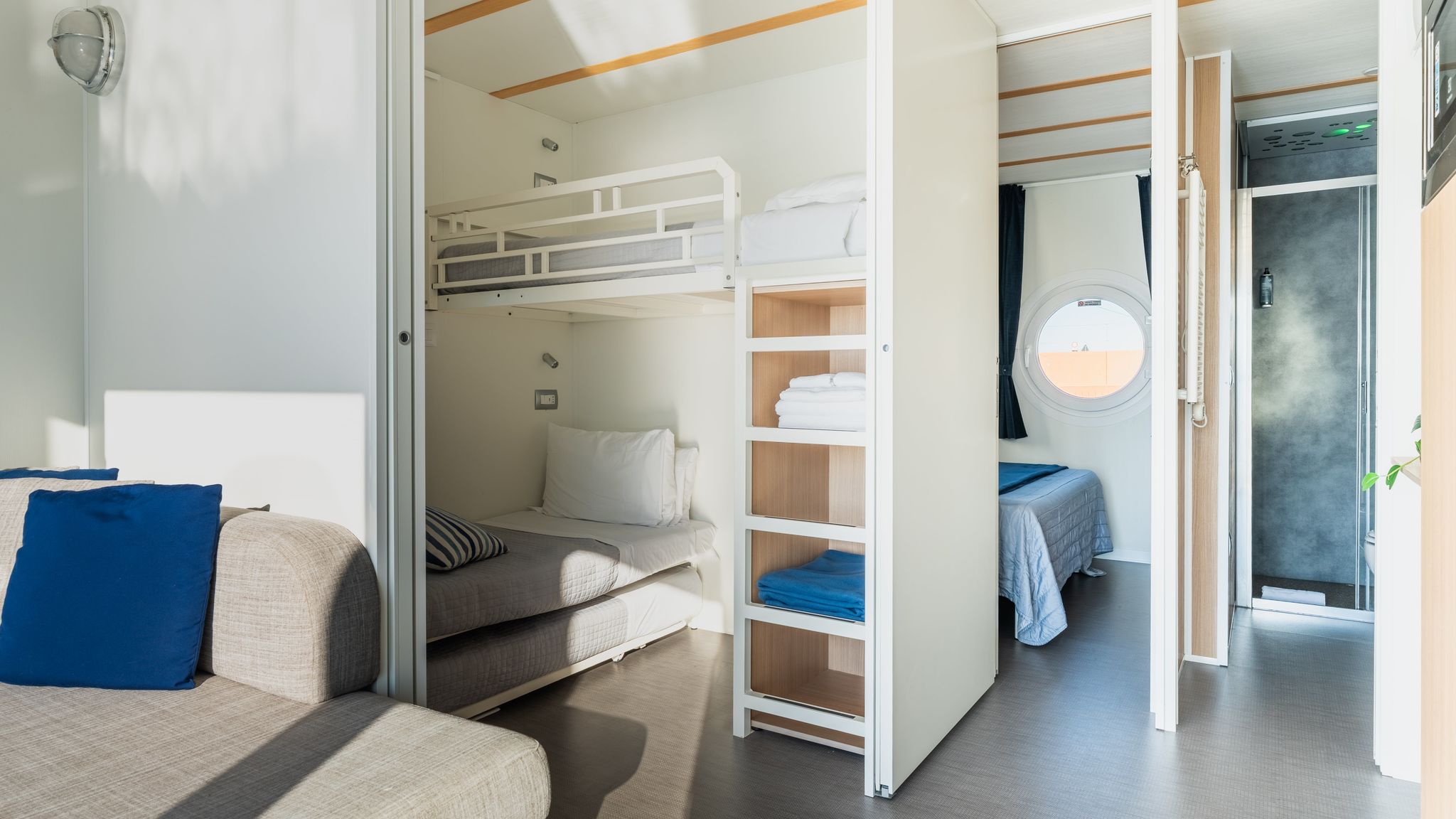 Italianway Rimini Ariel 5 - Nomastay House Boats