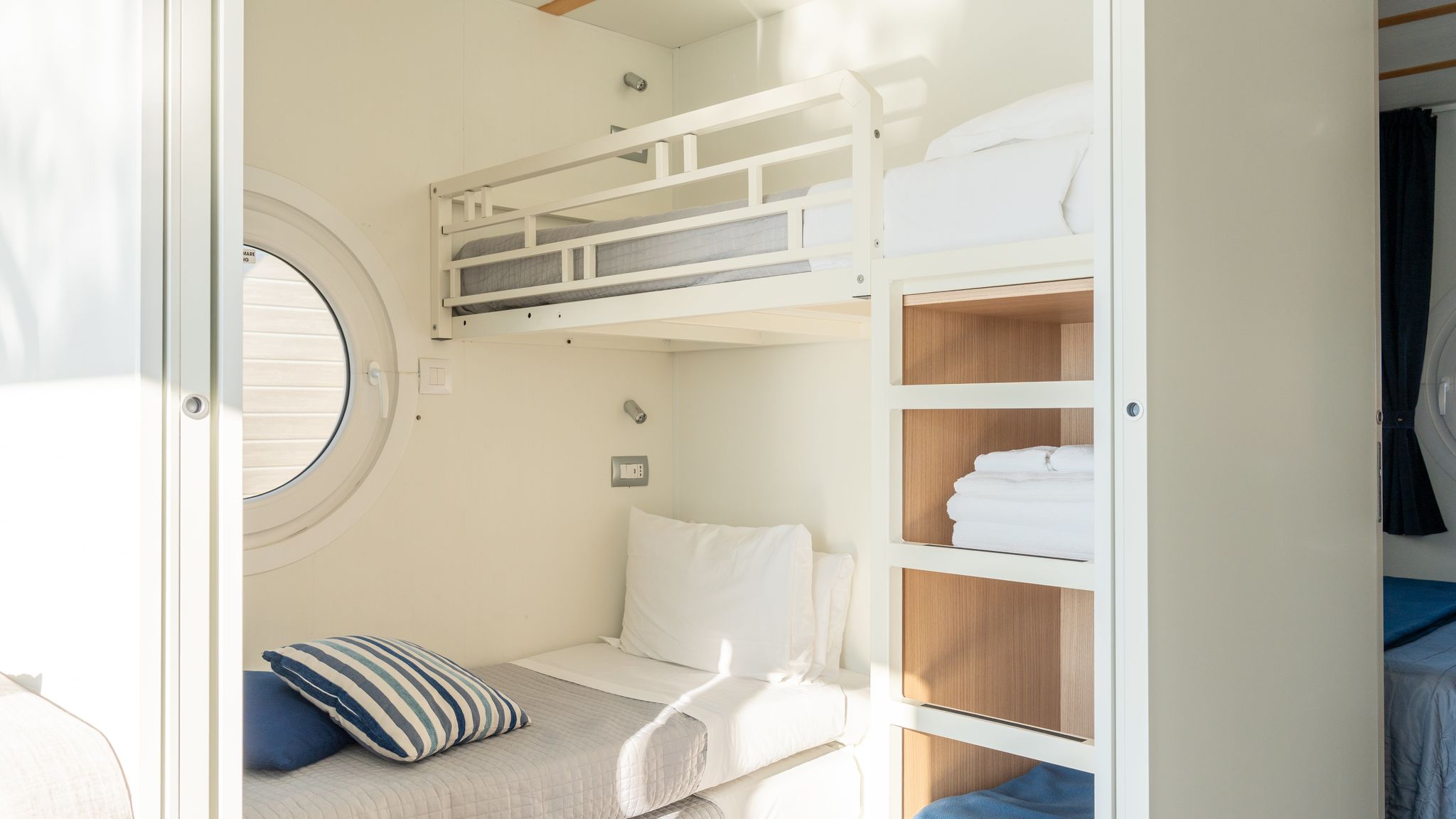 Italianway Rimini Alisea 3 - Nomastay House Boats