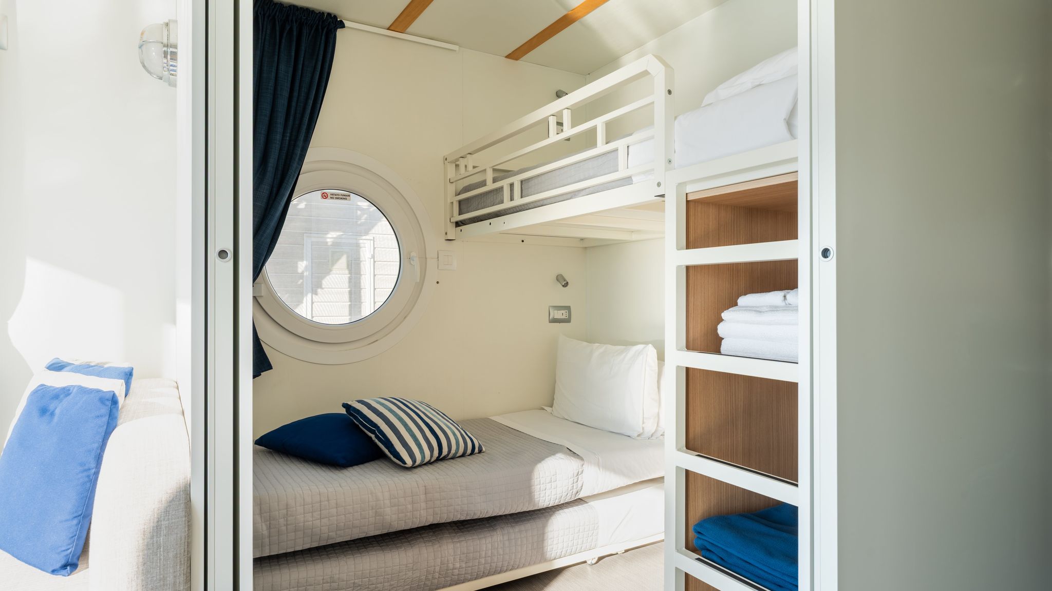 Italianway Rimini Nautilus 9 - Nomastay House BoatsHouse Boats