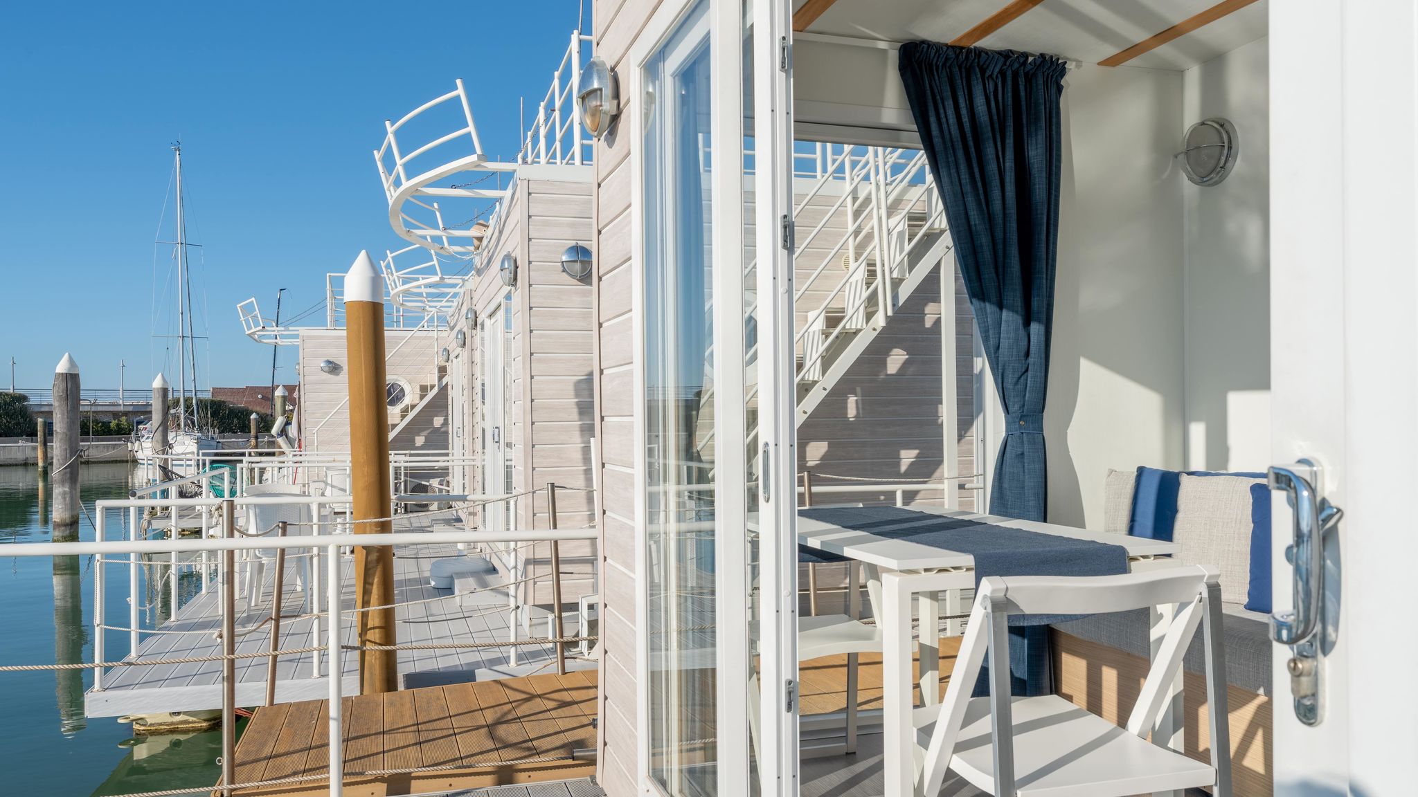 Italianway Rimini Nautilus 9 - Nomastay House BoatsHouse Boats